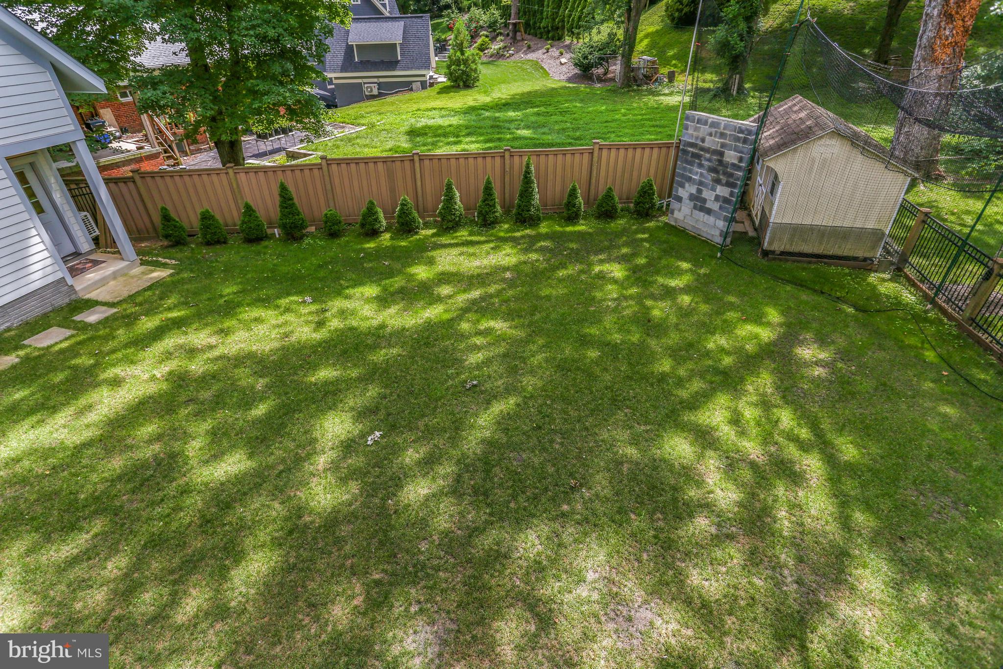 CRESCENT HILLS - Residential