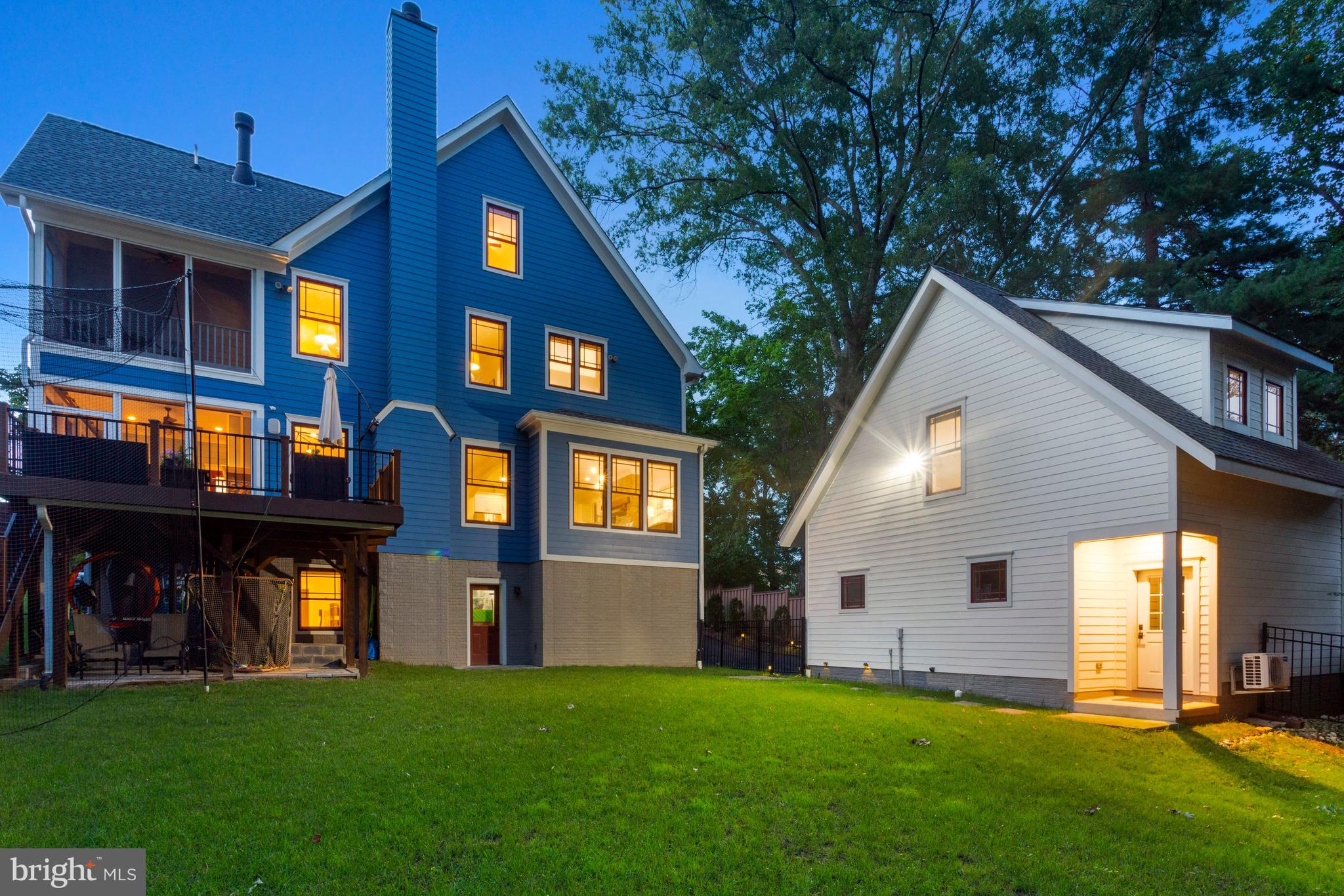 CRESCENT HILLS - Residential