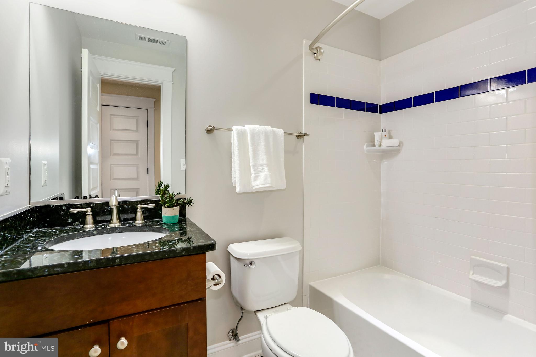 CRESCENT HILLS - Residential