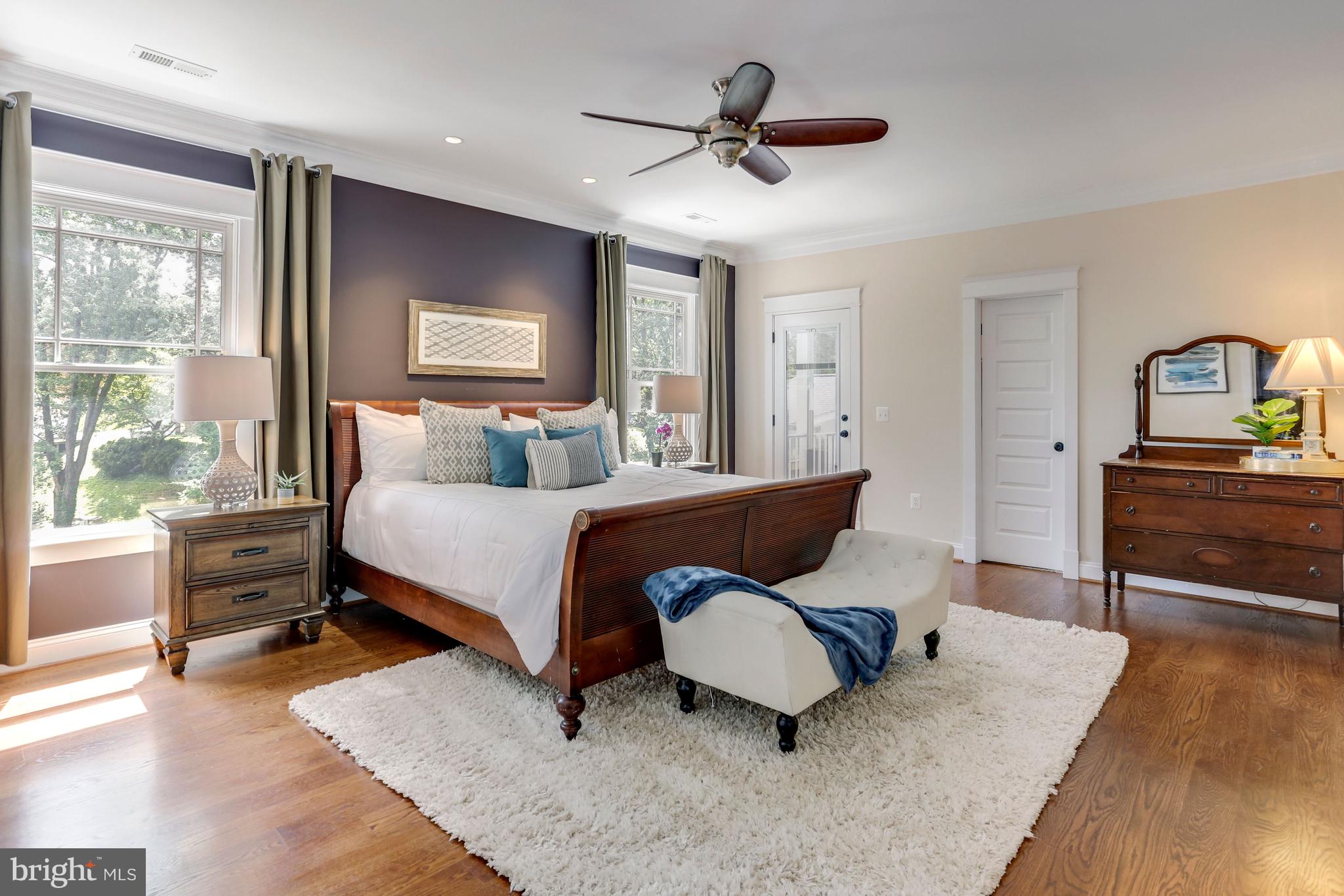 CRESCENT HILLS - Residential