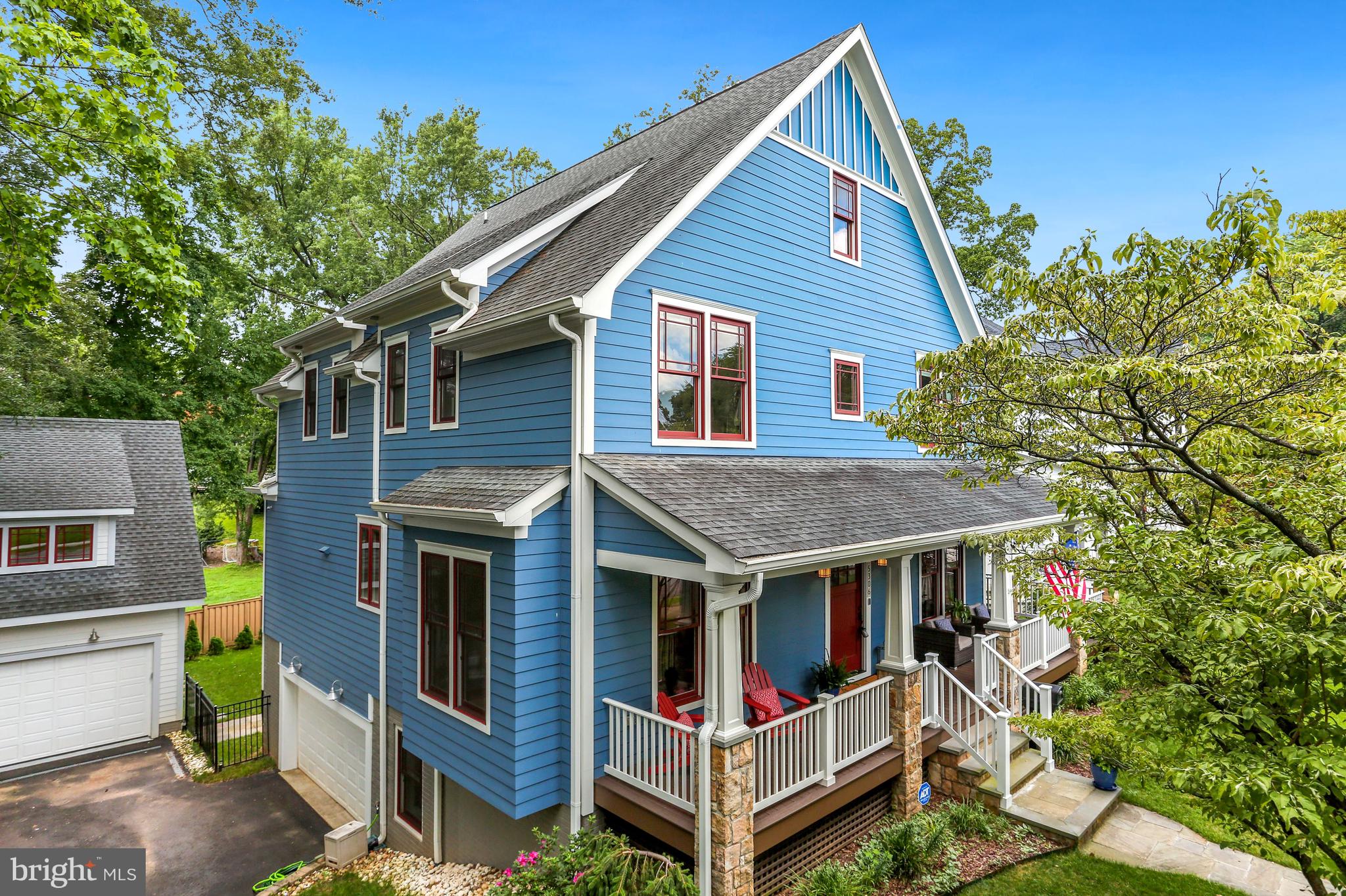 CRESCENT HILLS - Residential