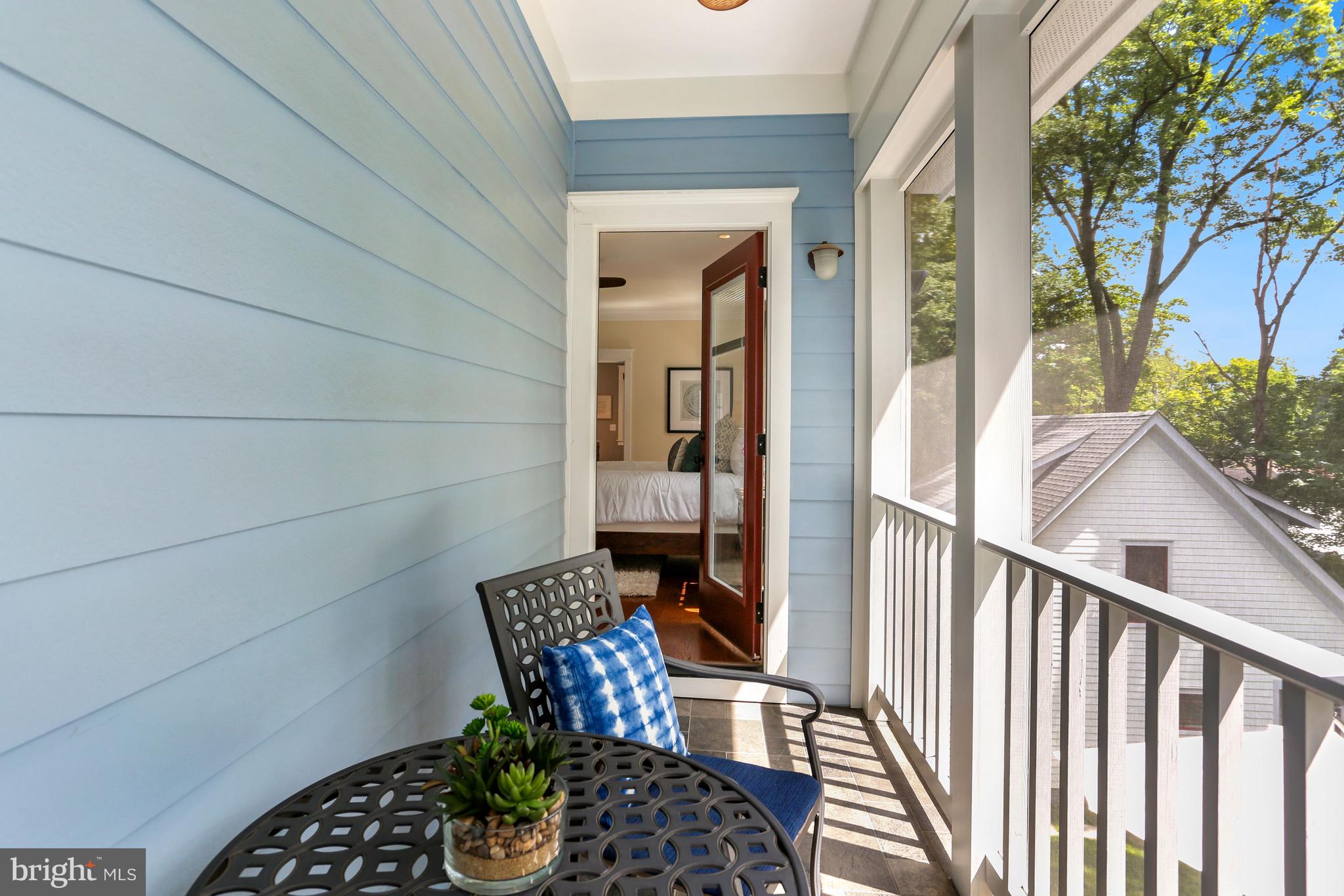 CRESCENT HILLS - Residential