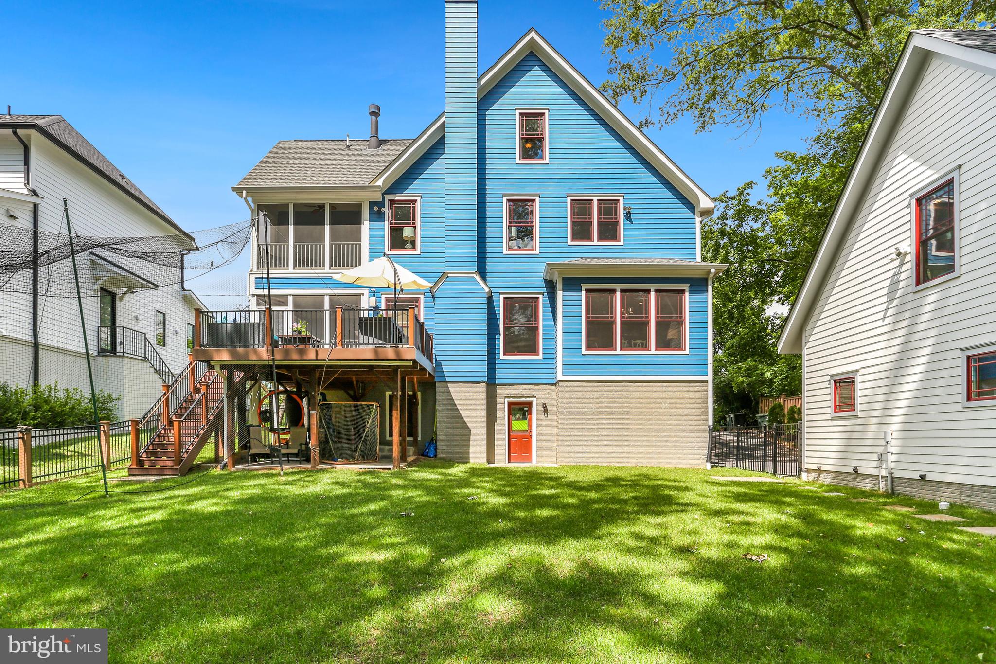 CRESCENT HILLS - Residential