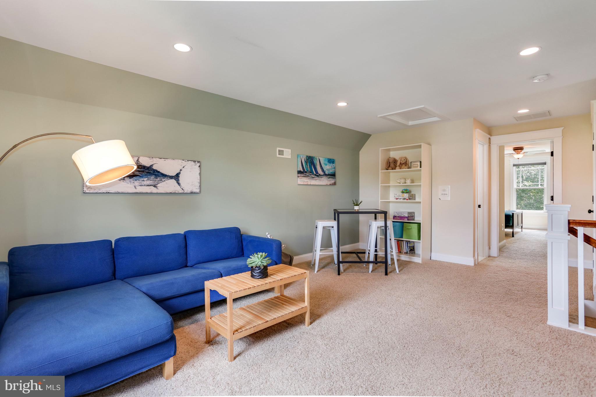 CRESCENT HILLS - Residential