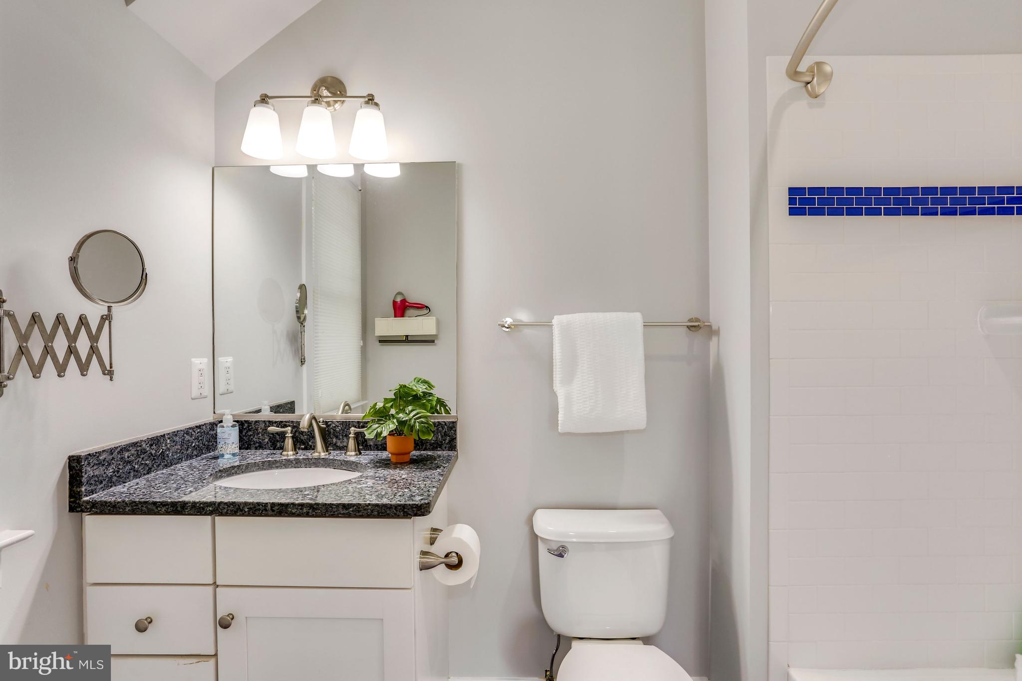 CRESCENT HILLS - Residential