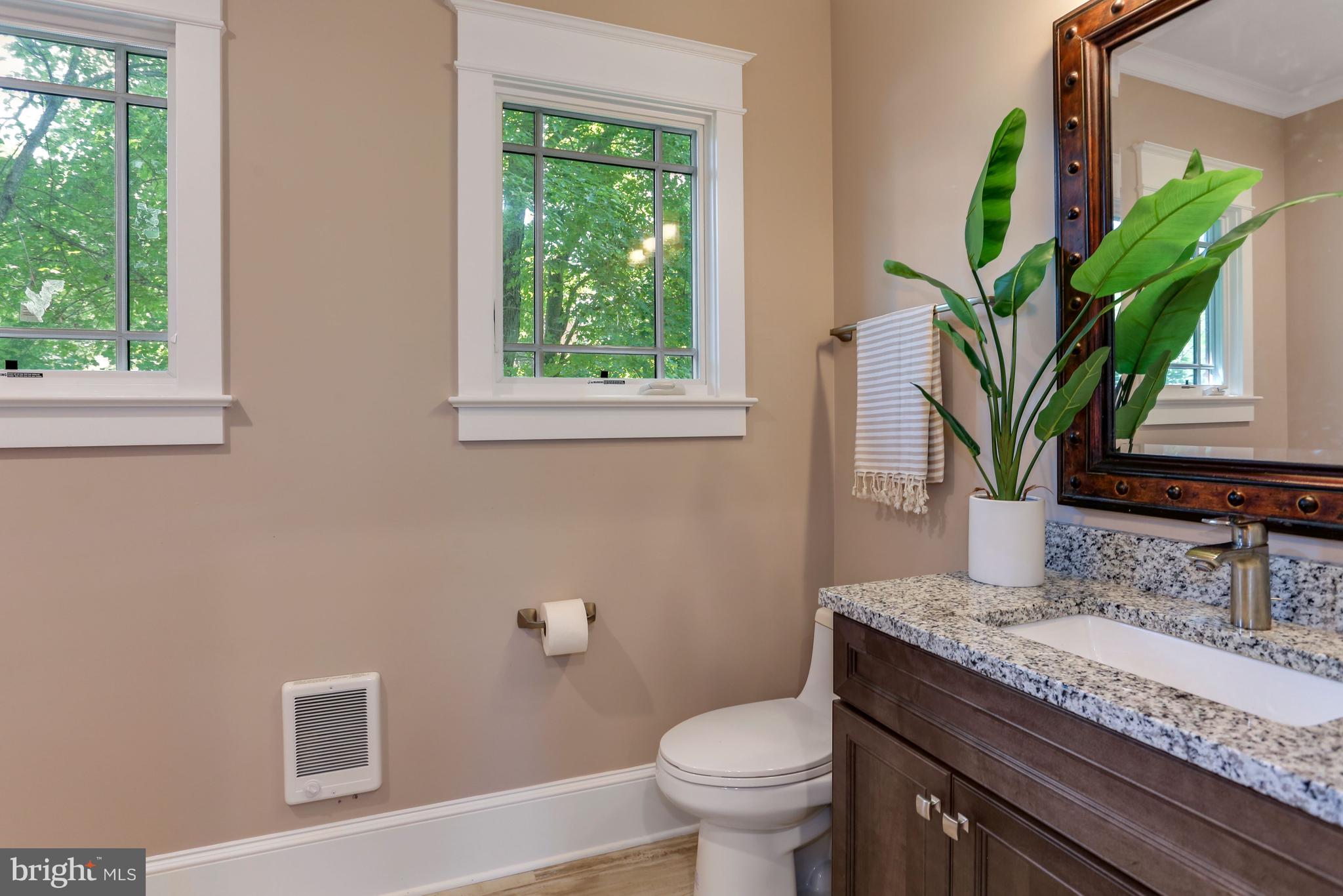 CRESCENT HILLS - Residential