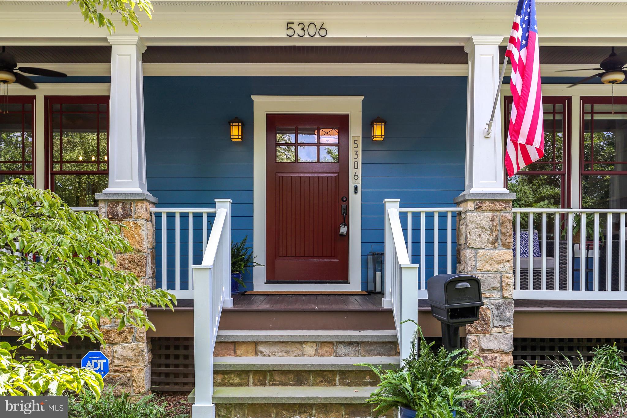 CRESCENT HILLS - Residential