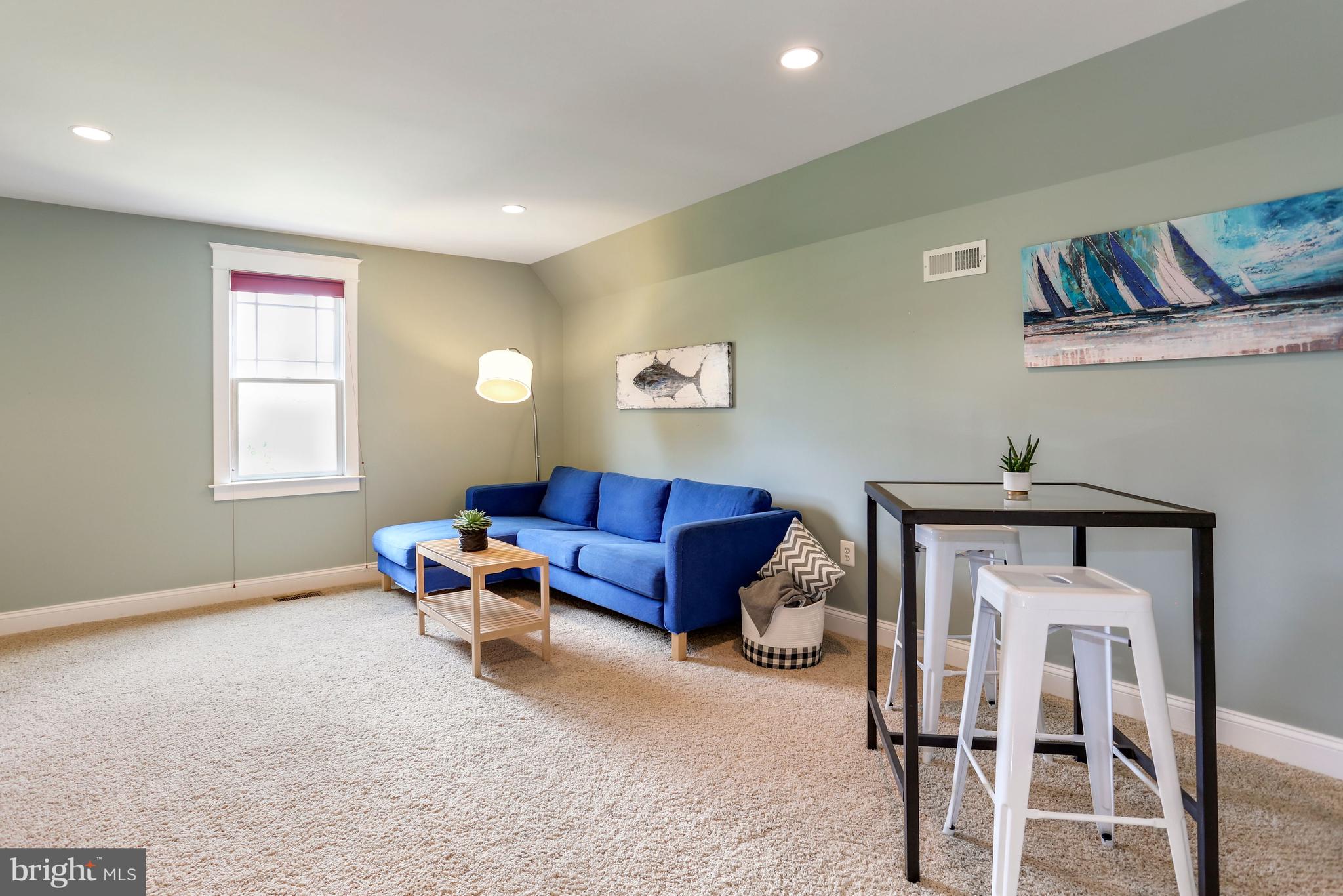 CRESCENT HILLS - Residential