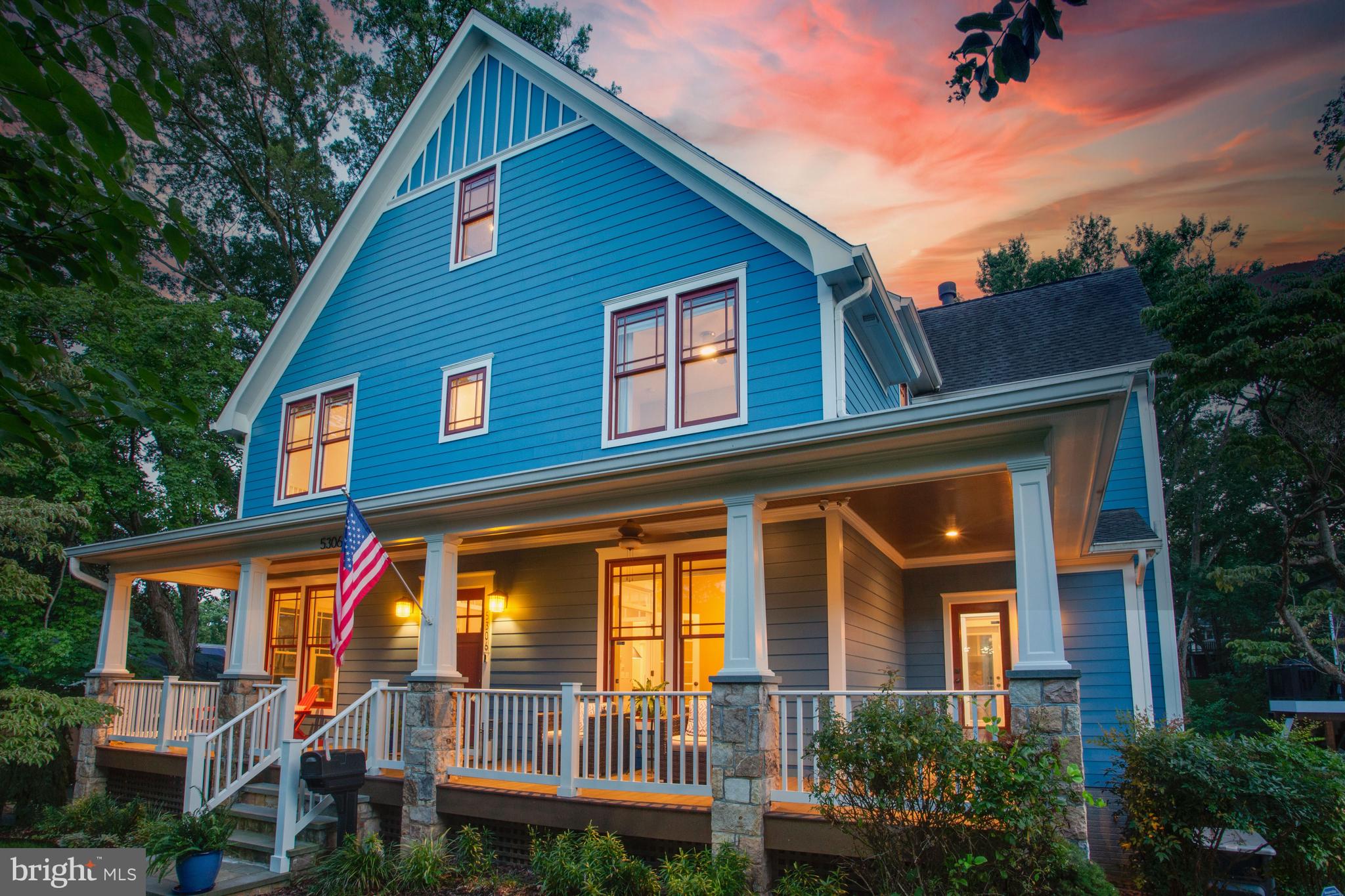 CRESCENT HILLS - Residential