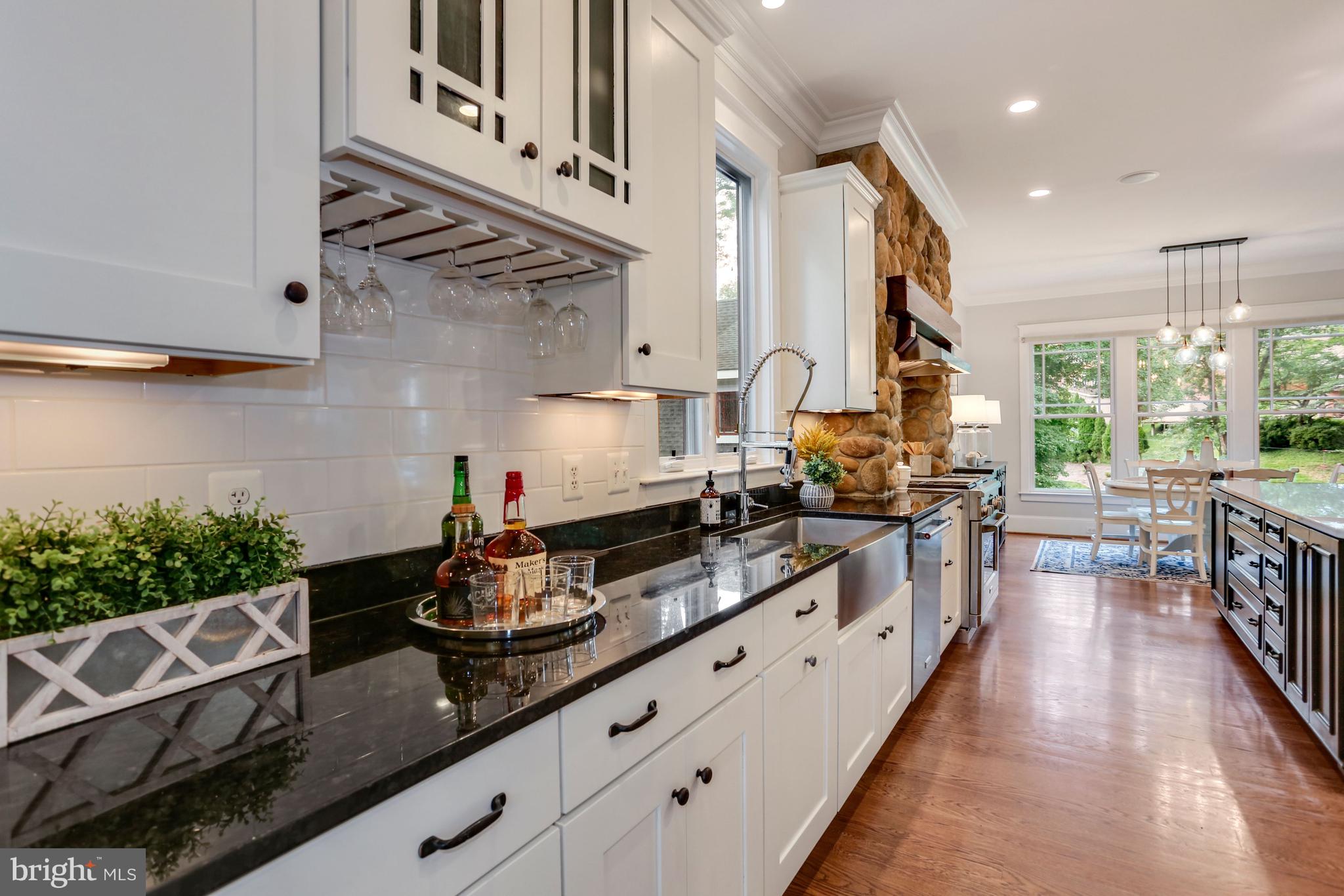 CRESCENT HILLS - Residential