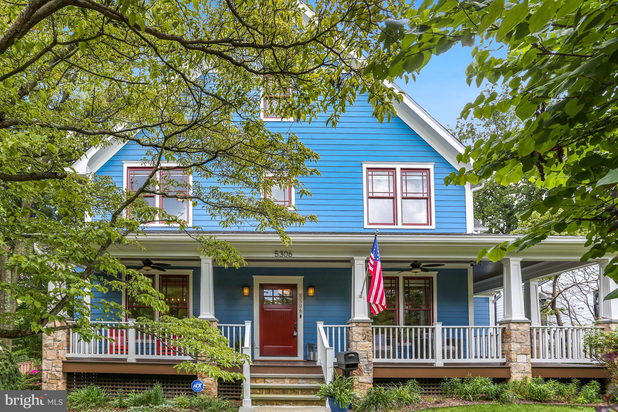 CRESCENT HILLS - Residential