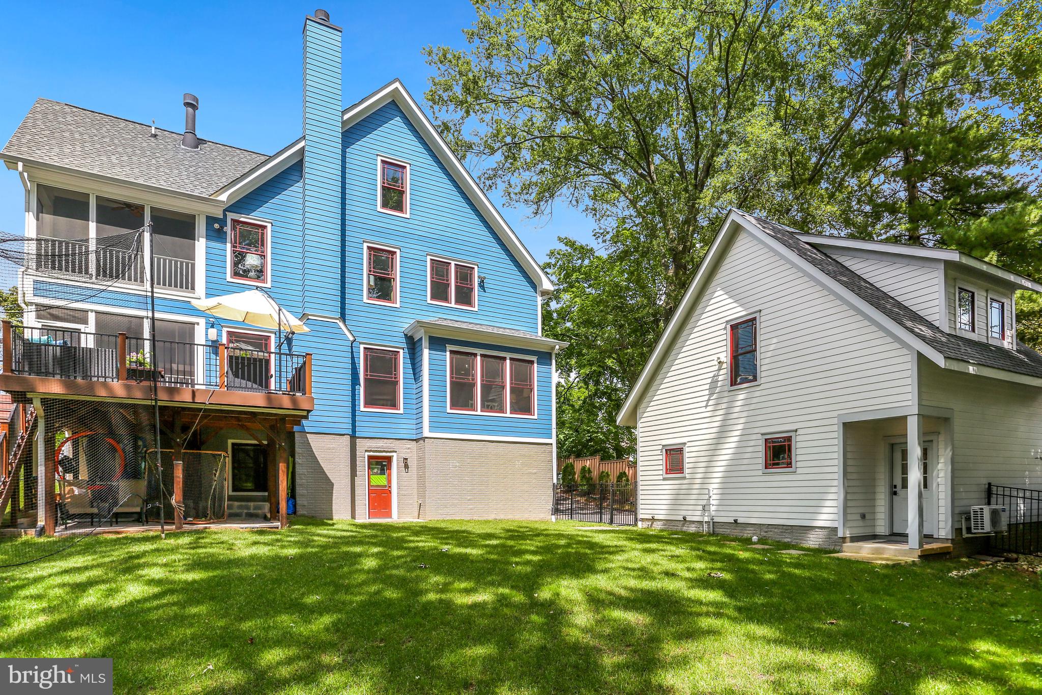 CRESCENT HILLS - Residential