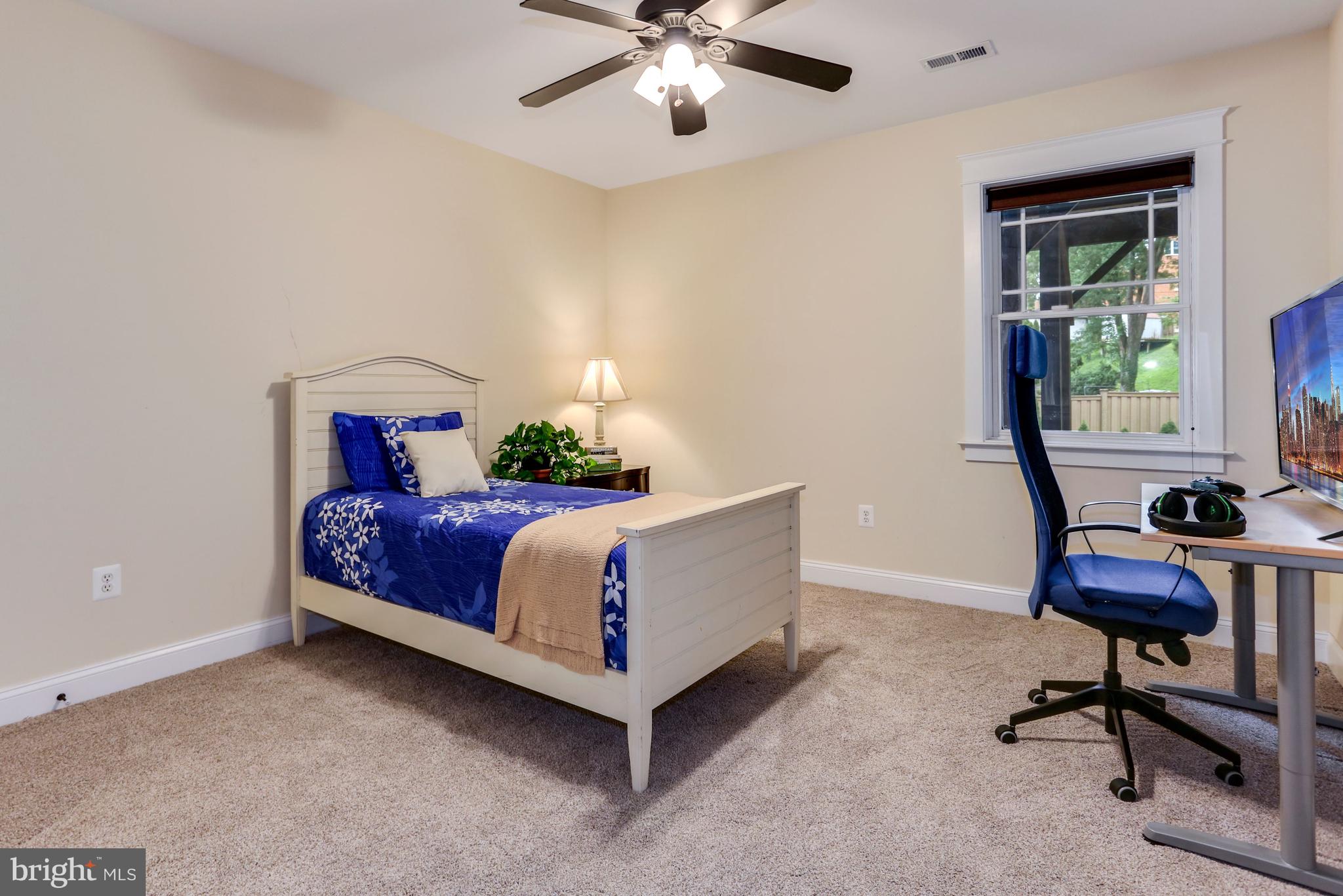 CRESCENT HILLS - Residential