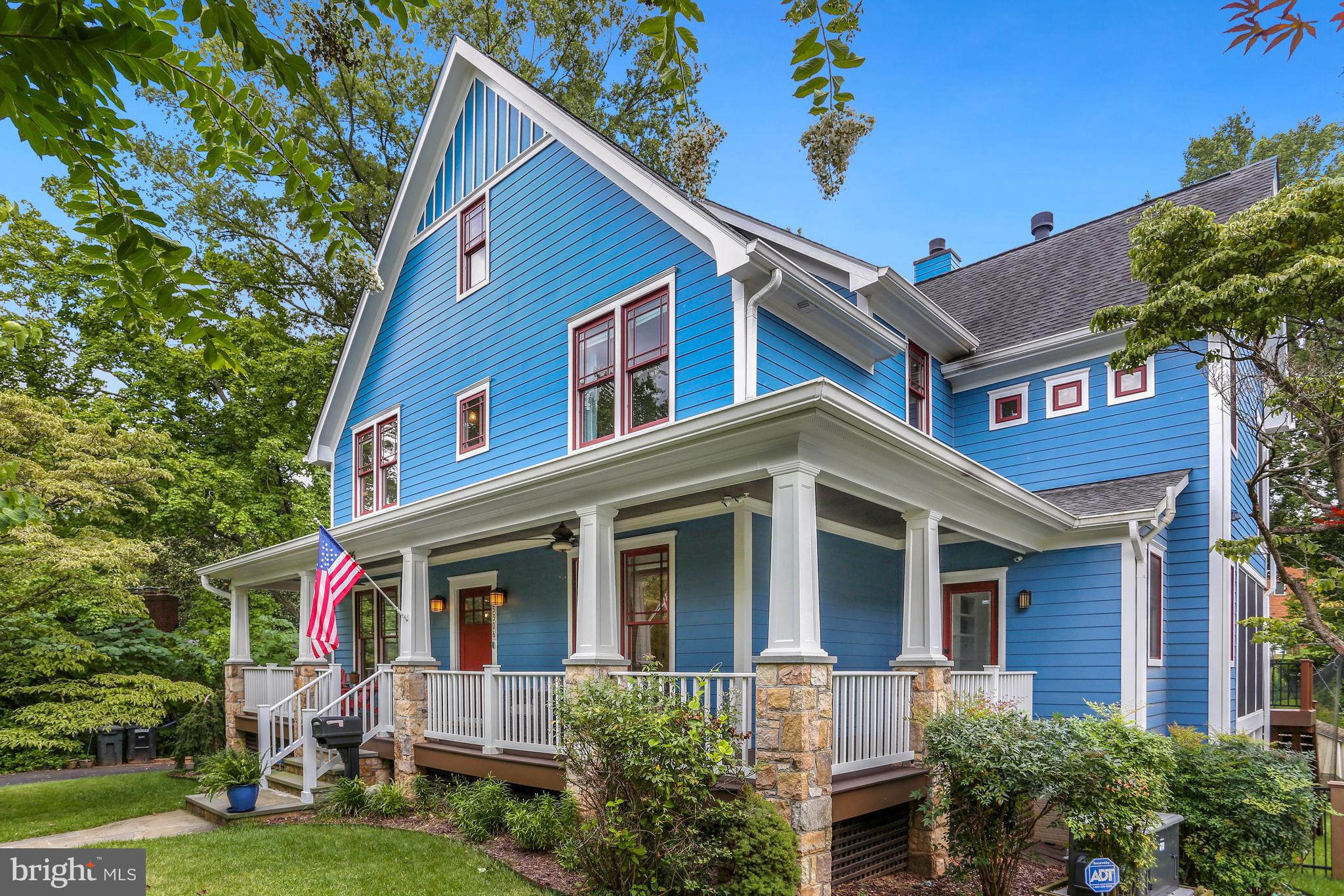 CRESCENT HILLS - Residential