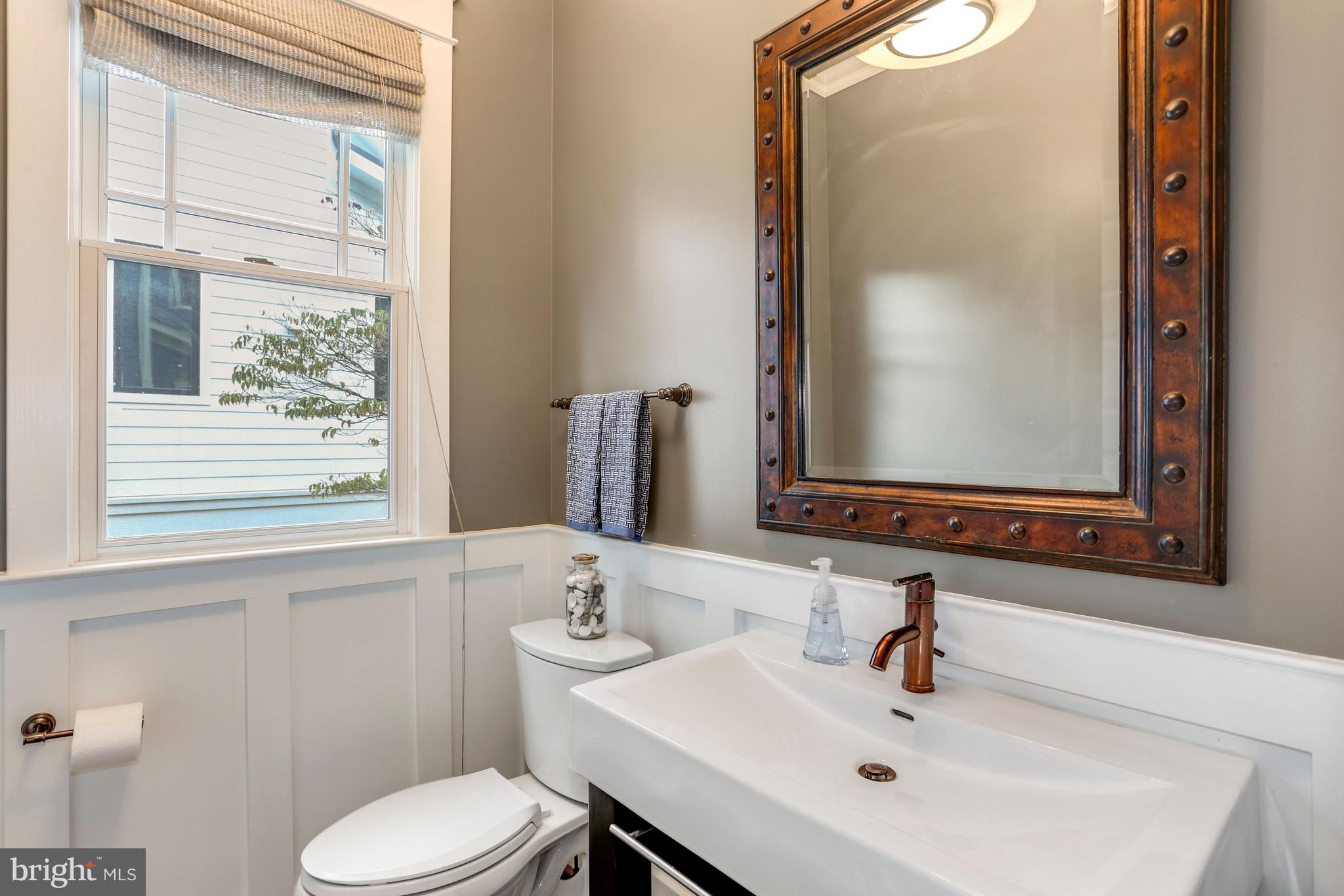 CRESCENT HILLS - Residential