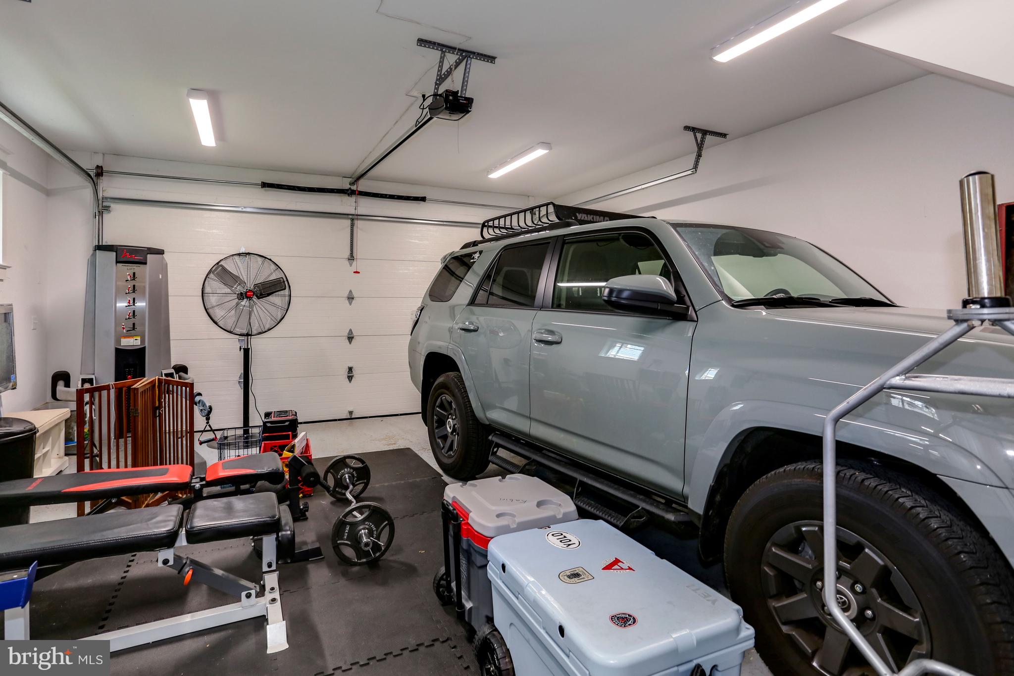 CRESCENT HILLS - Residential