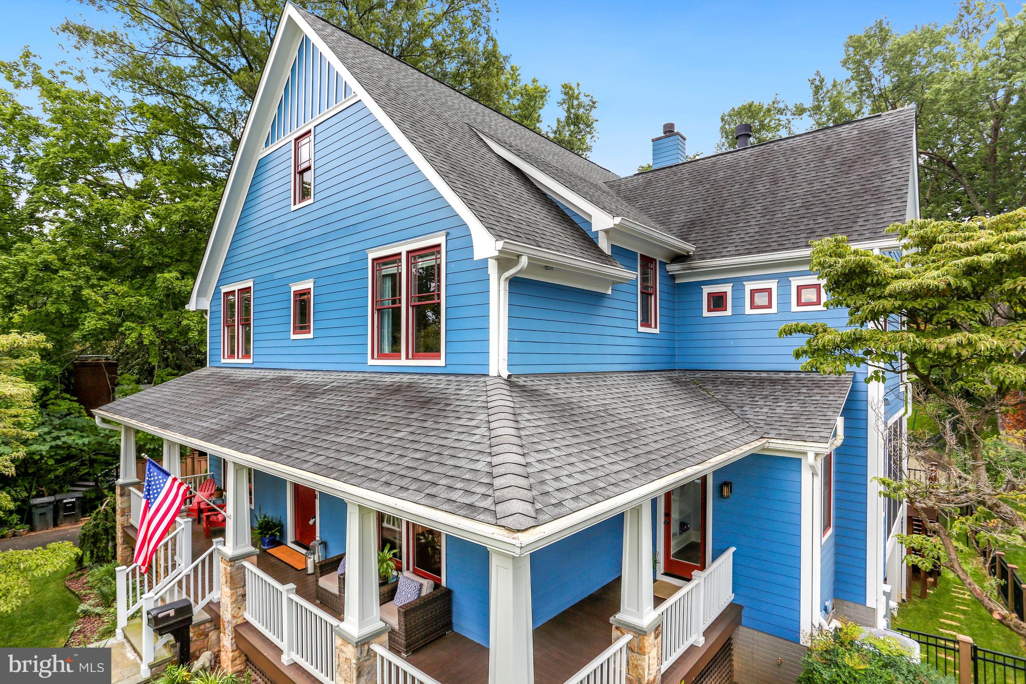 CRESCENT HILLS - Residential