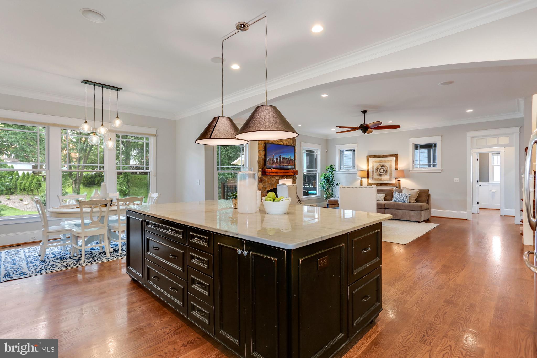 CRESCENT HILLS - Residential