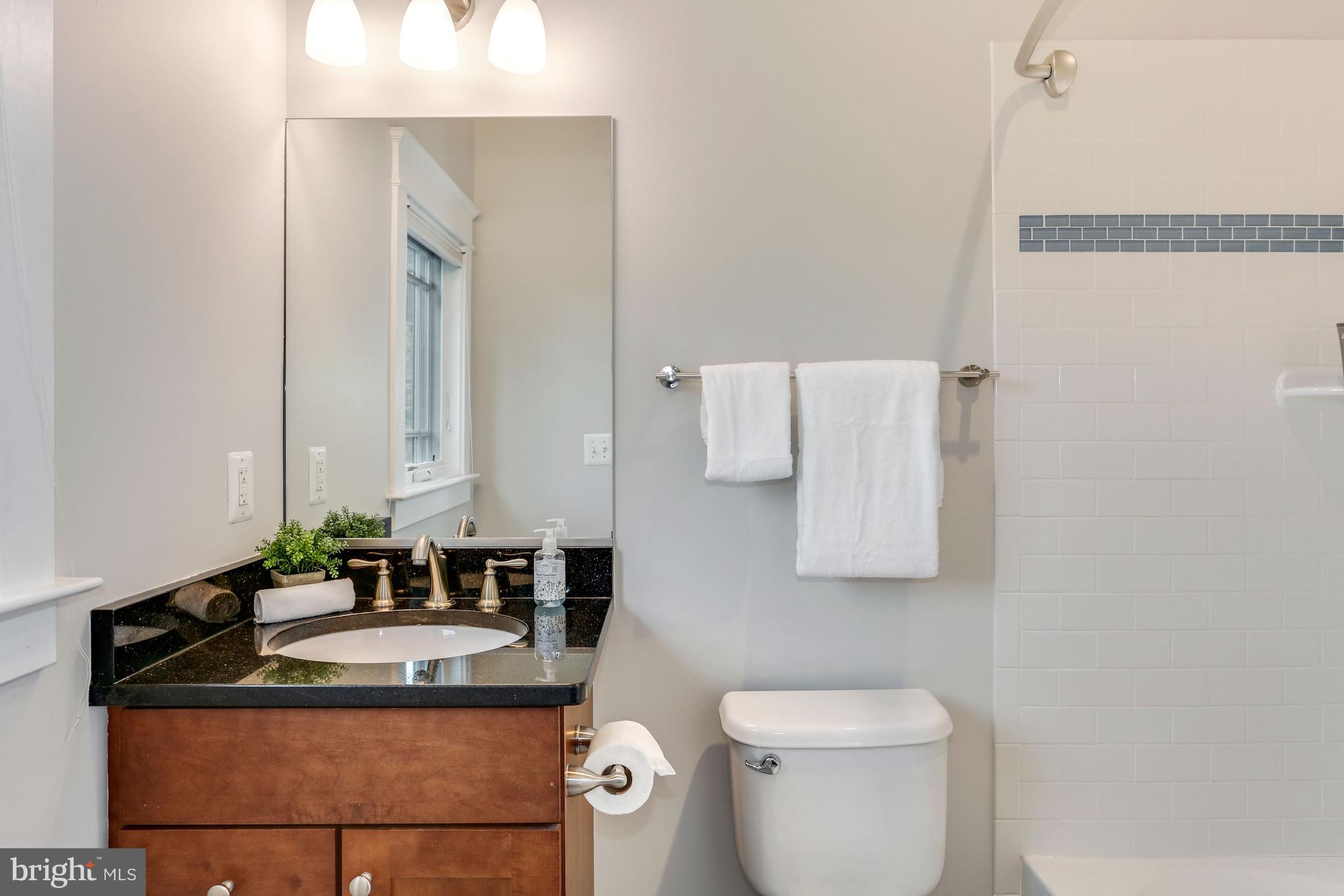 CRESCENT HILLS - Residential