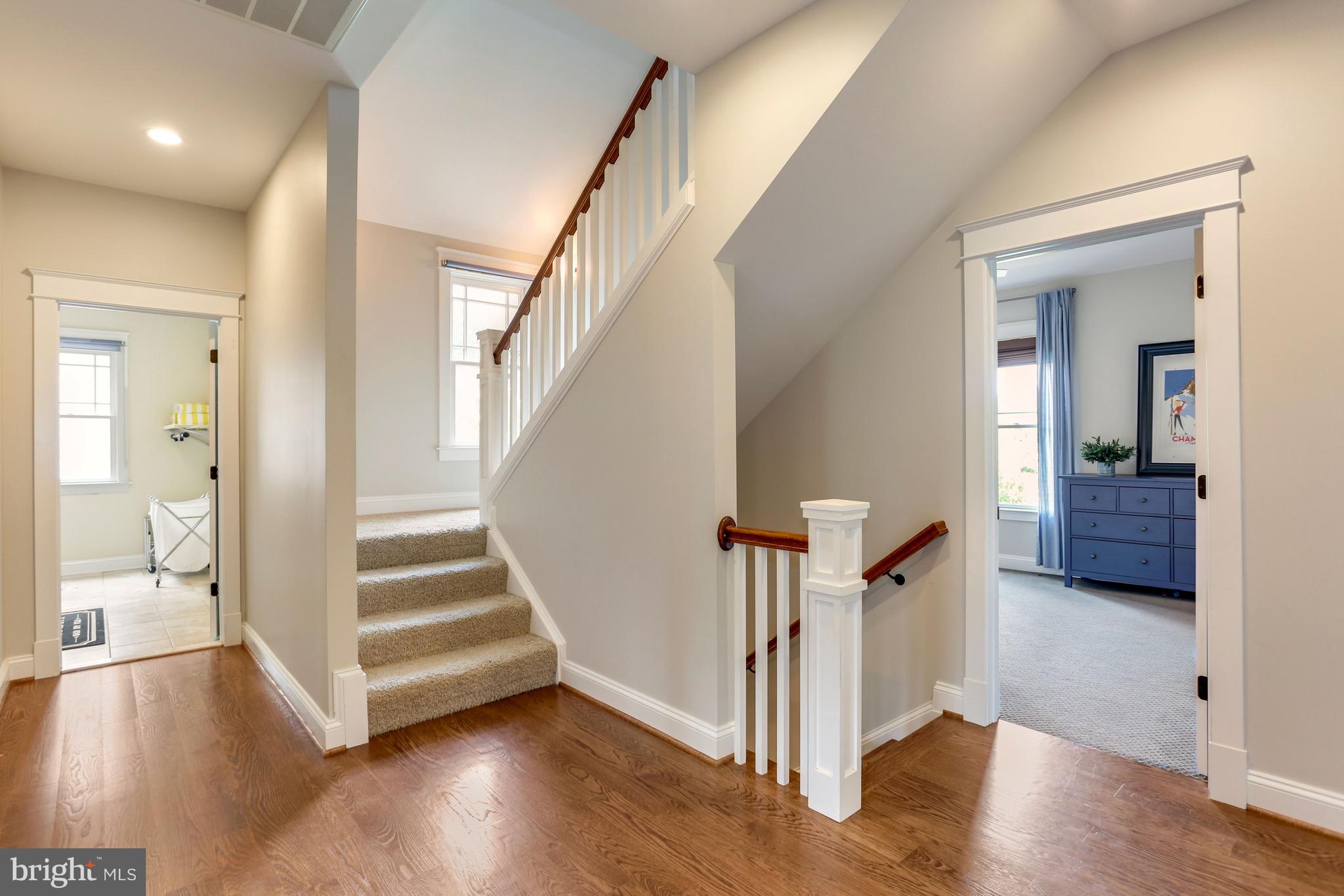 CRESCENT HILLS - Residential