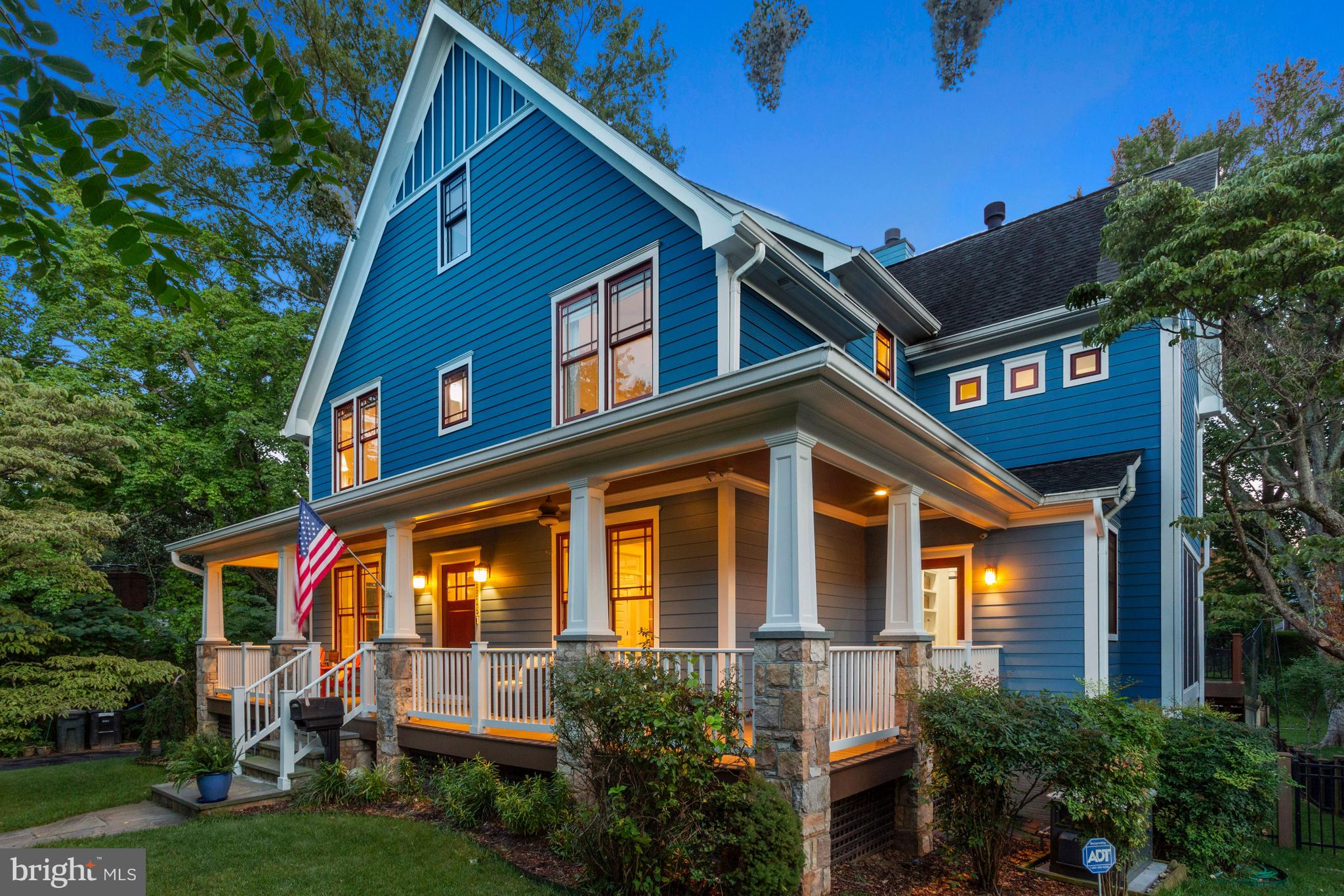 CRESCENT HILLS - Residential