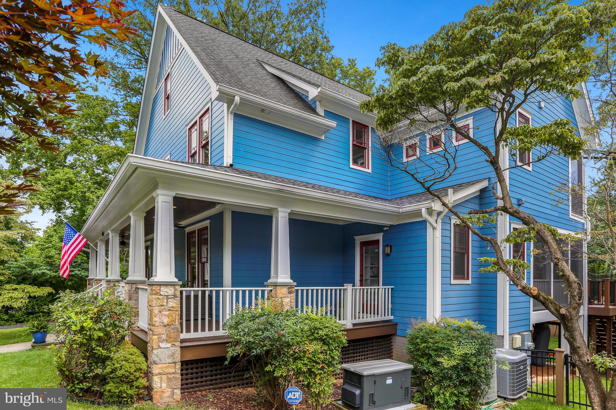 CRESCENT HILLS - Residential