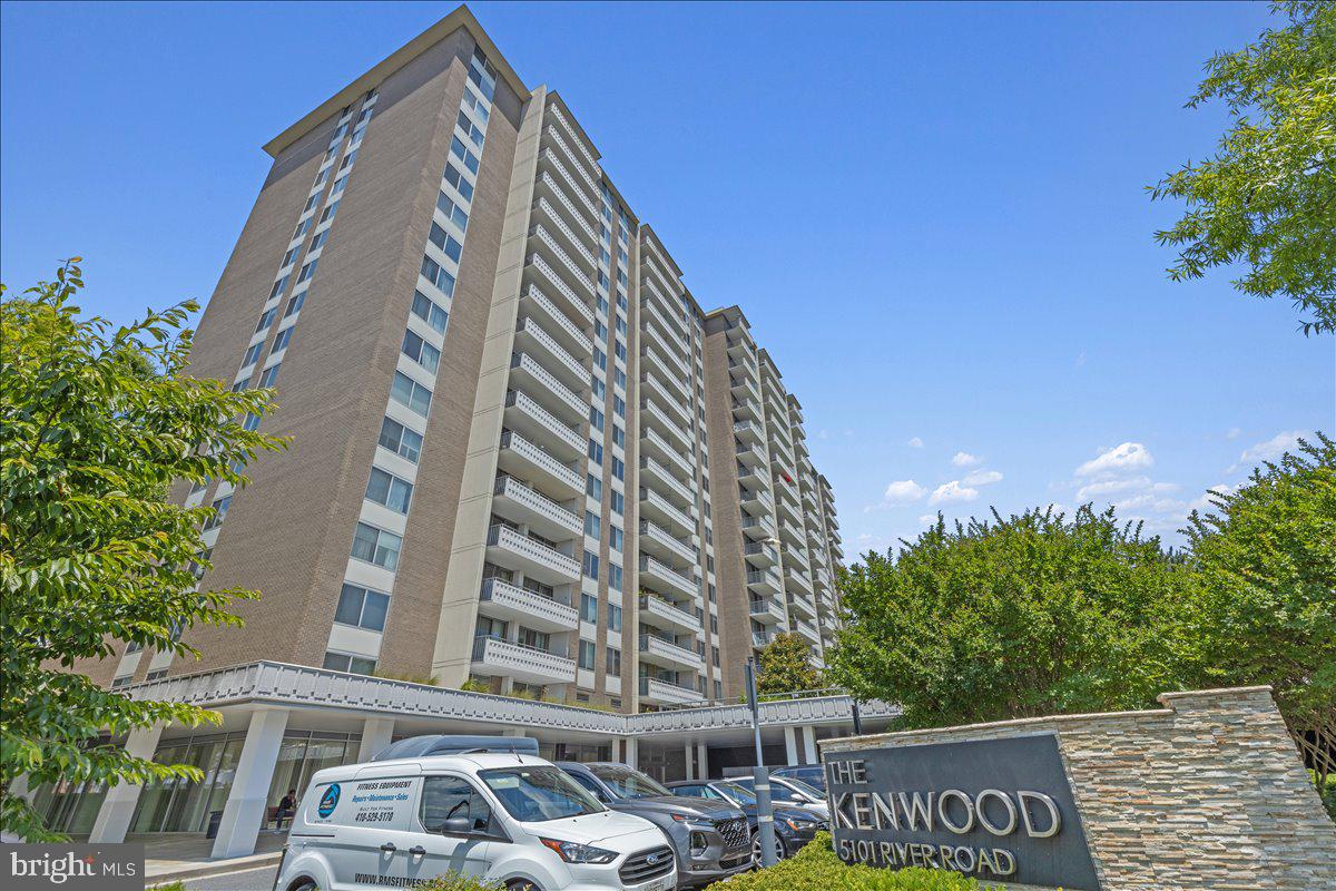 THE KENWOOD - Residential Lease