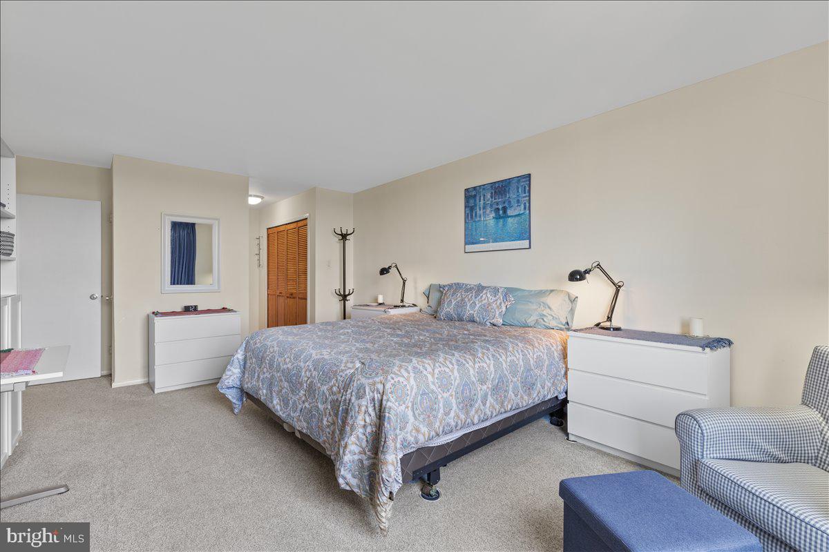 THE KENWOOD - Residential Lease