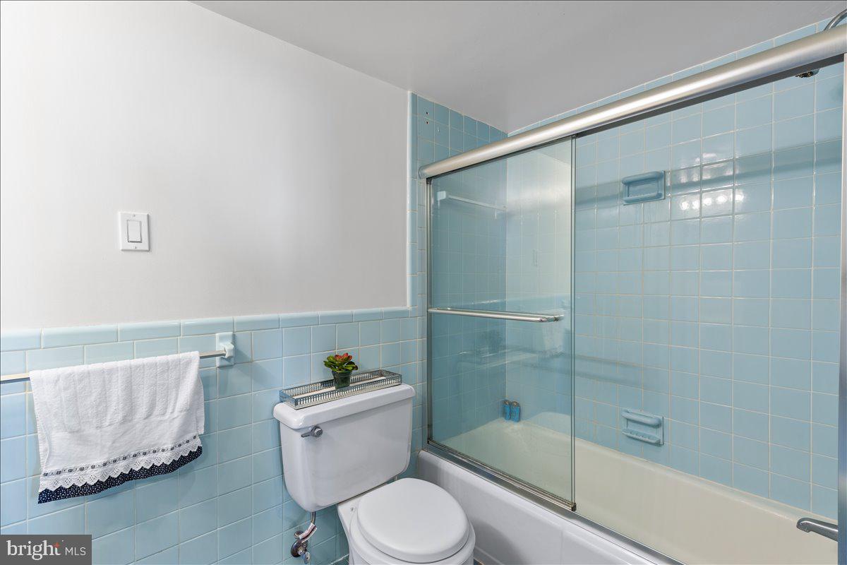 THE KENWOOD - Residential Lease