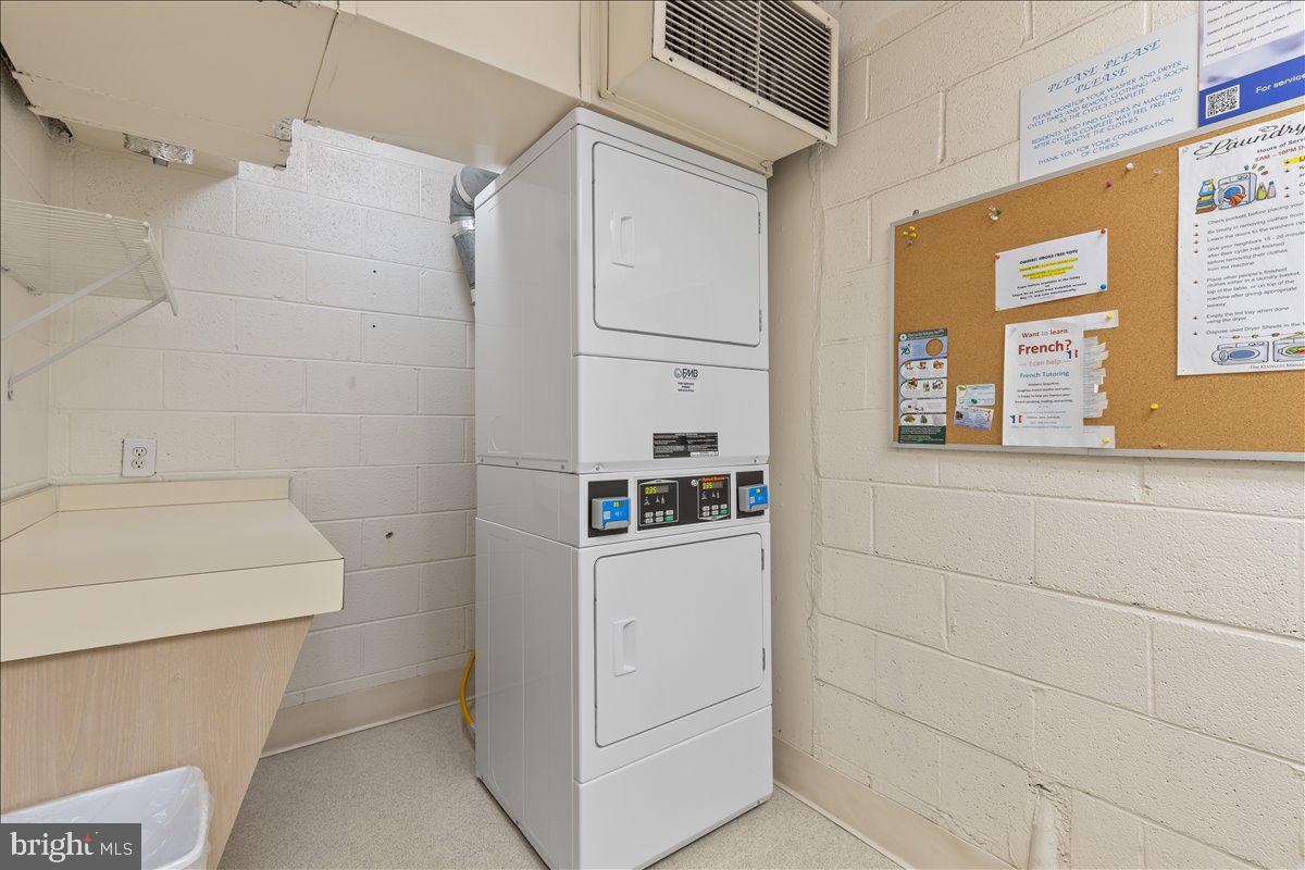 THE KENWOOD - Residential Lease