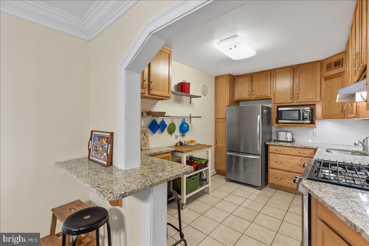 THE KENWOOD - Residential Lease