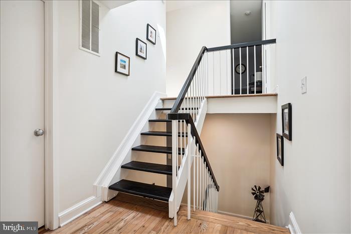 RESTON - Residential