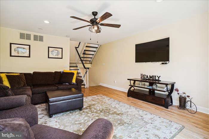 RESTON - Residential