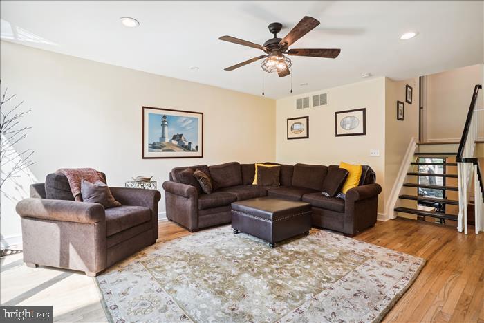 RESTON - Residential