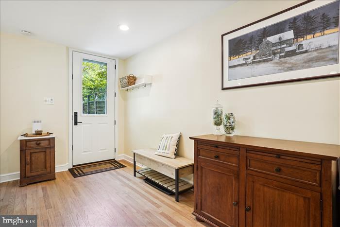 RESTON - Residential