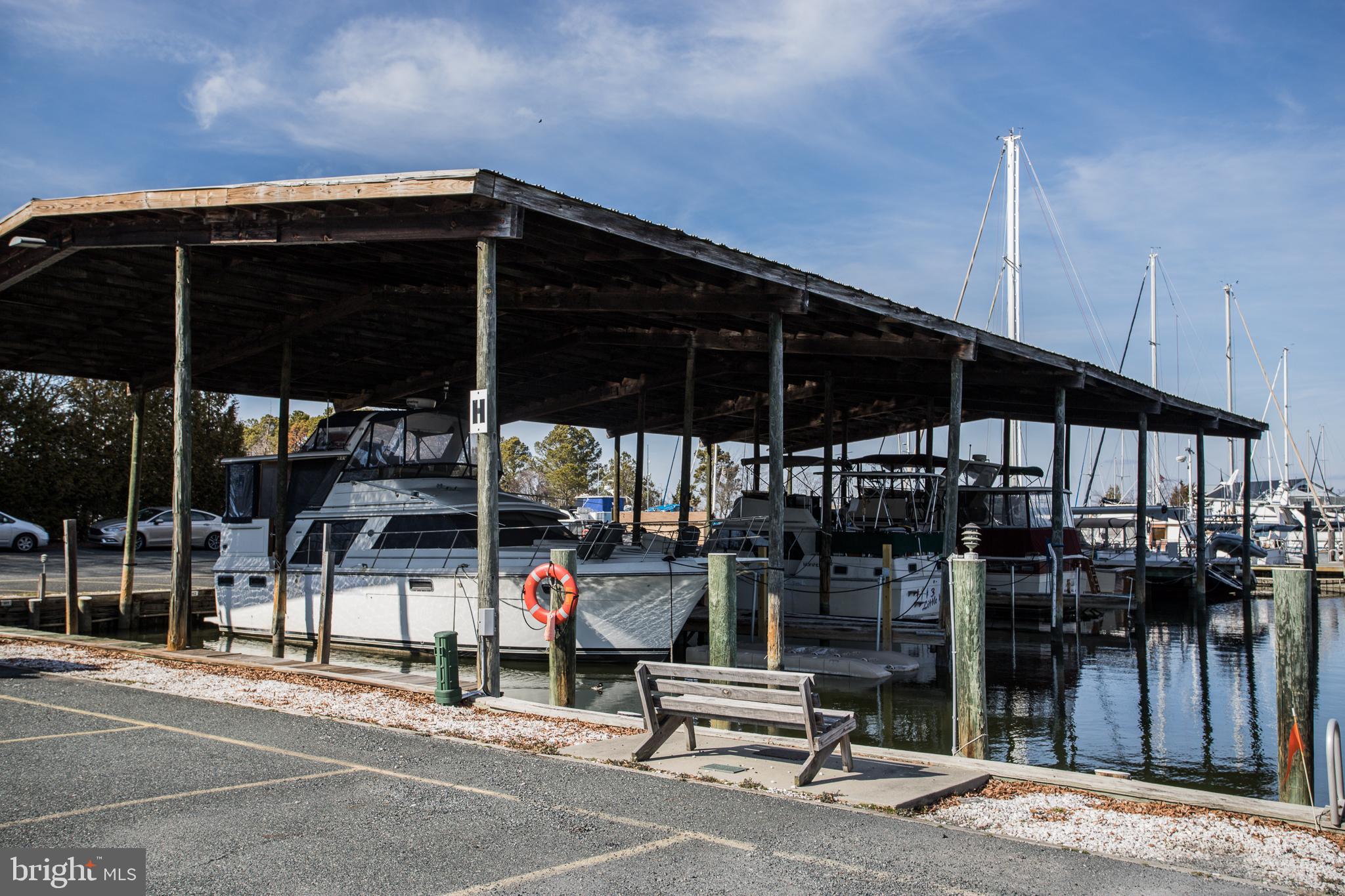 PINEY NARROWS - Residential