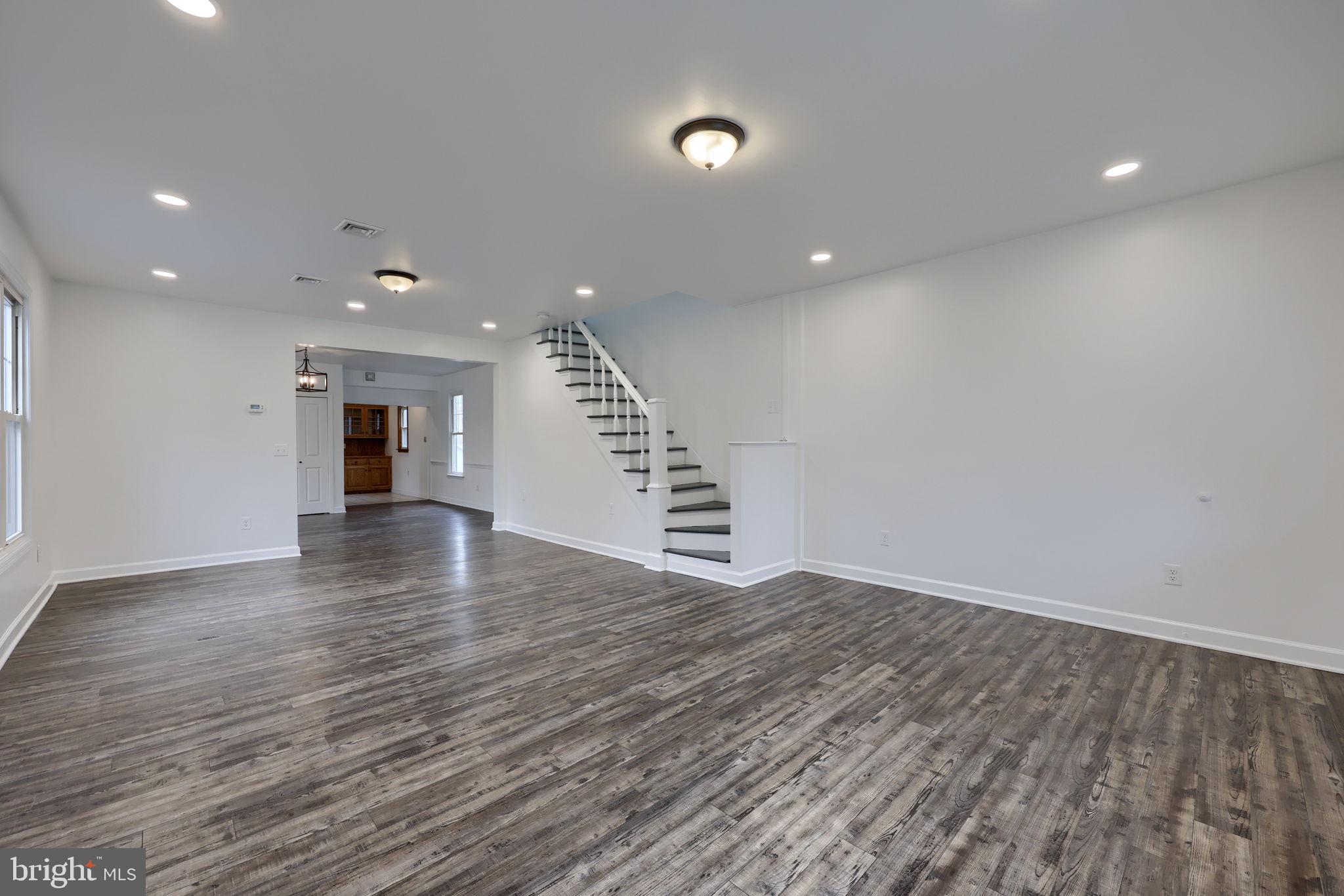 18 E MAPLE AVENUE