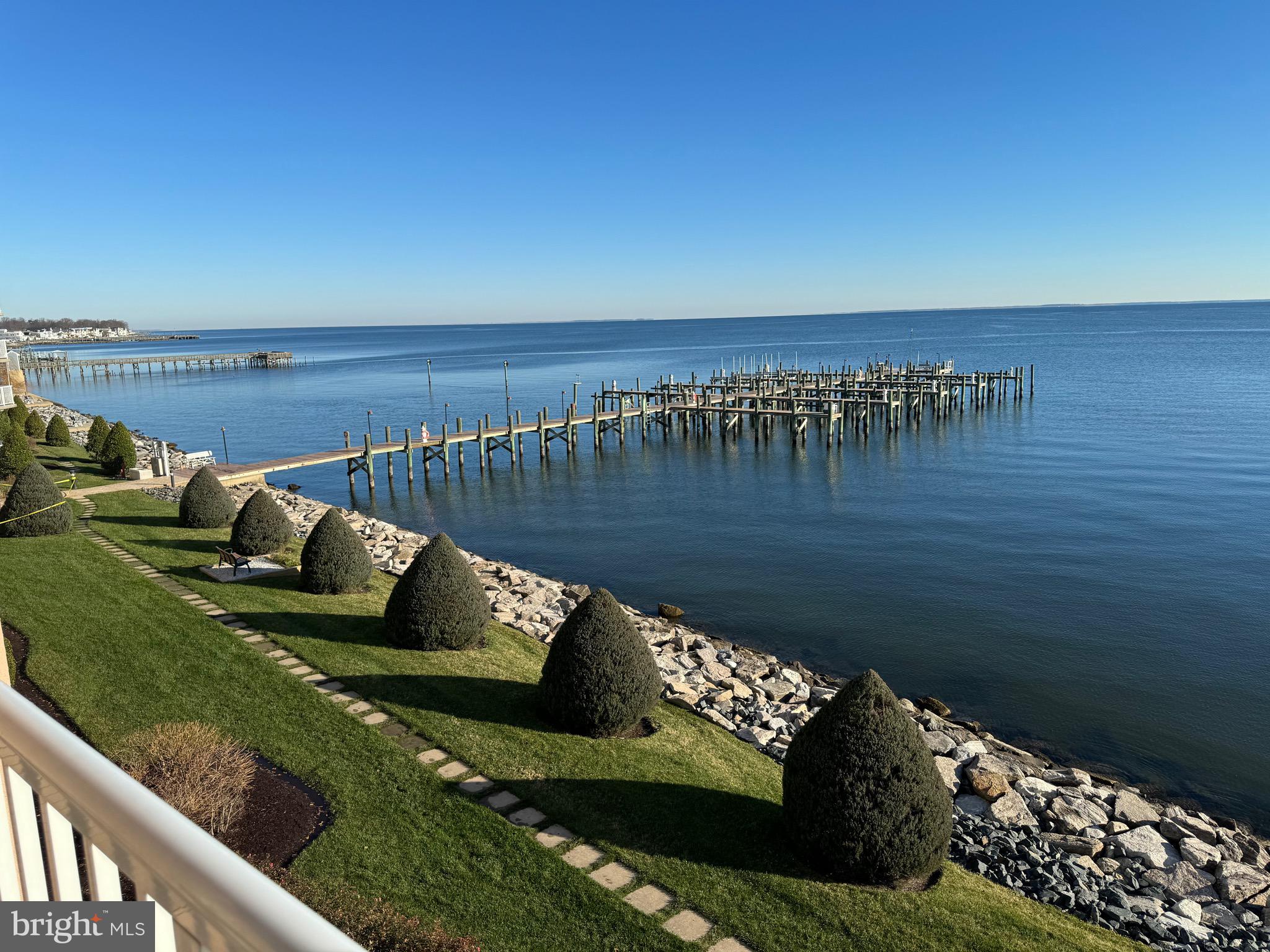 HORIZON ON THE BAY CONDO - Residential