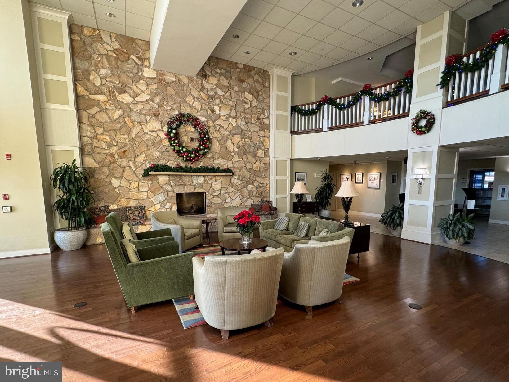 HORIZON ON THE BAY CONDO - Residential