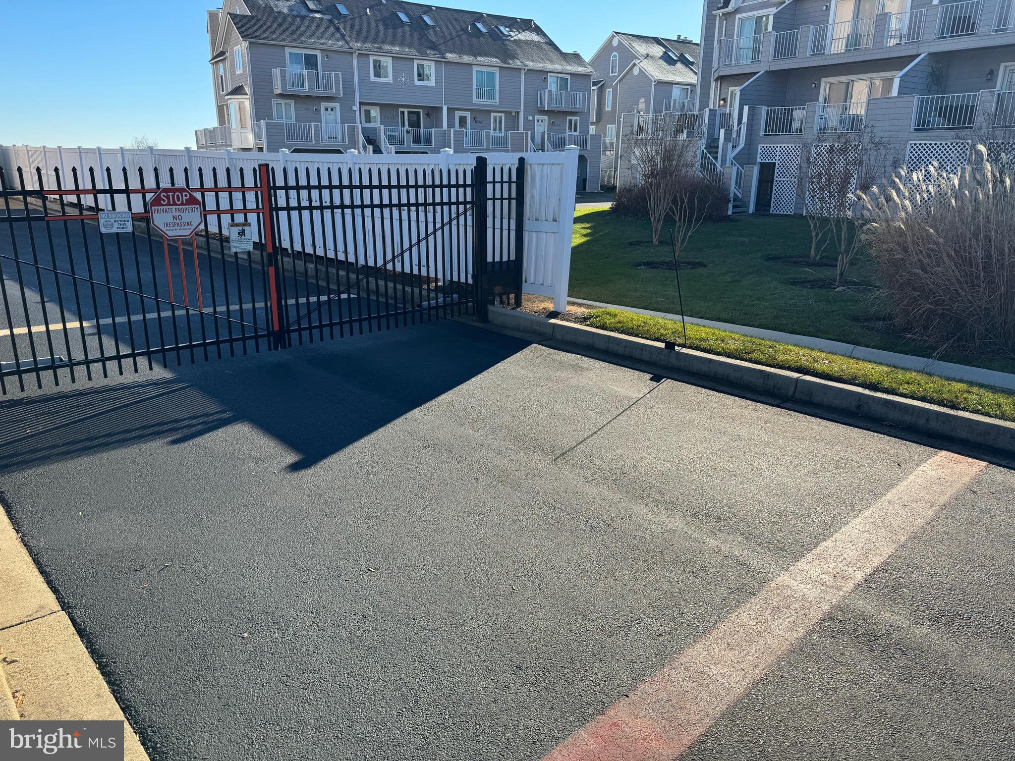 HORIZON ON THE BAY CONDO - Residential