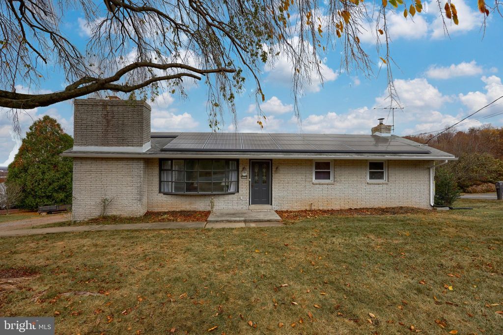 Photo of 135 N Ridge Road, REINHOLDS, PA 17569 (MLS # PALA2058922)