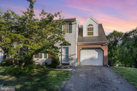 Photo of 26 Park Ridge Drive, Elizabethtown, PA 17022 (MLS # PALA2056536)