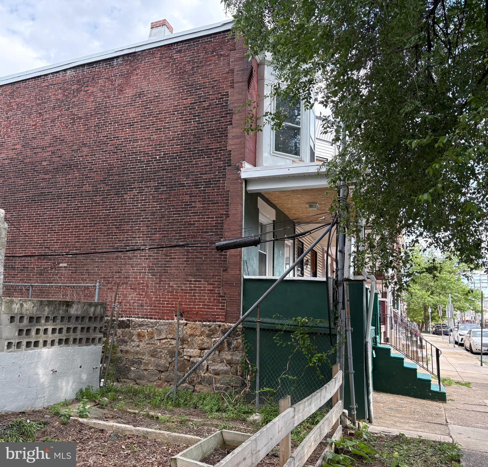 9 S 55TH STREET