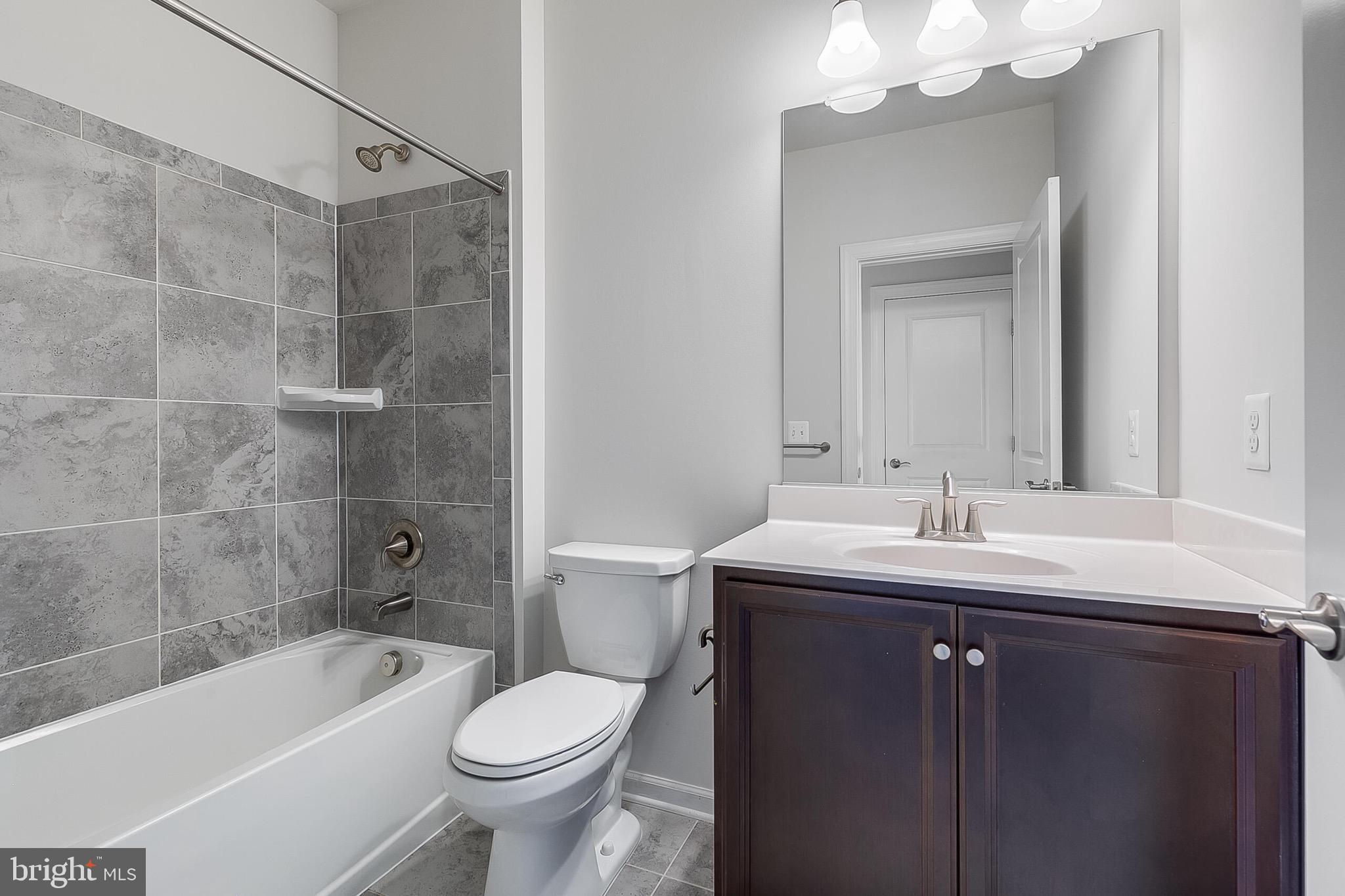 KINCORA - Residential Lease