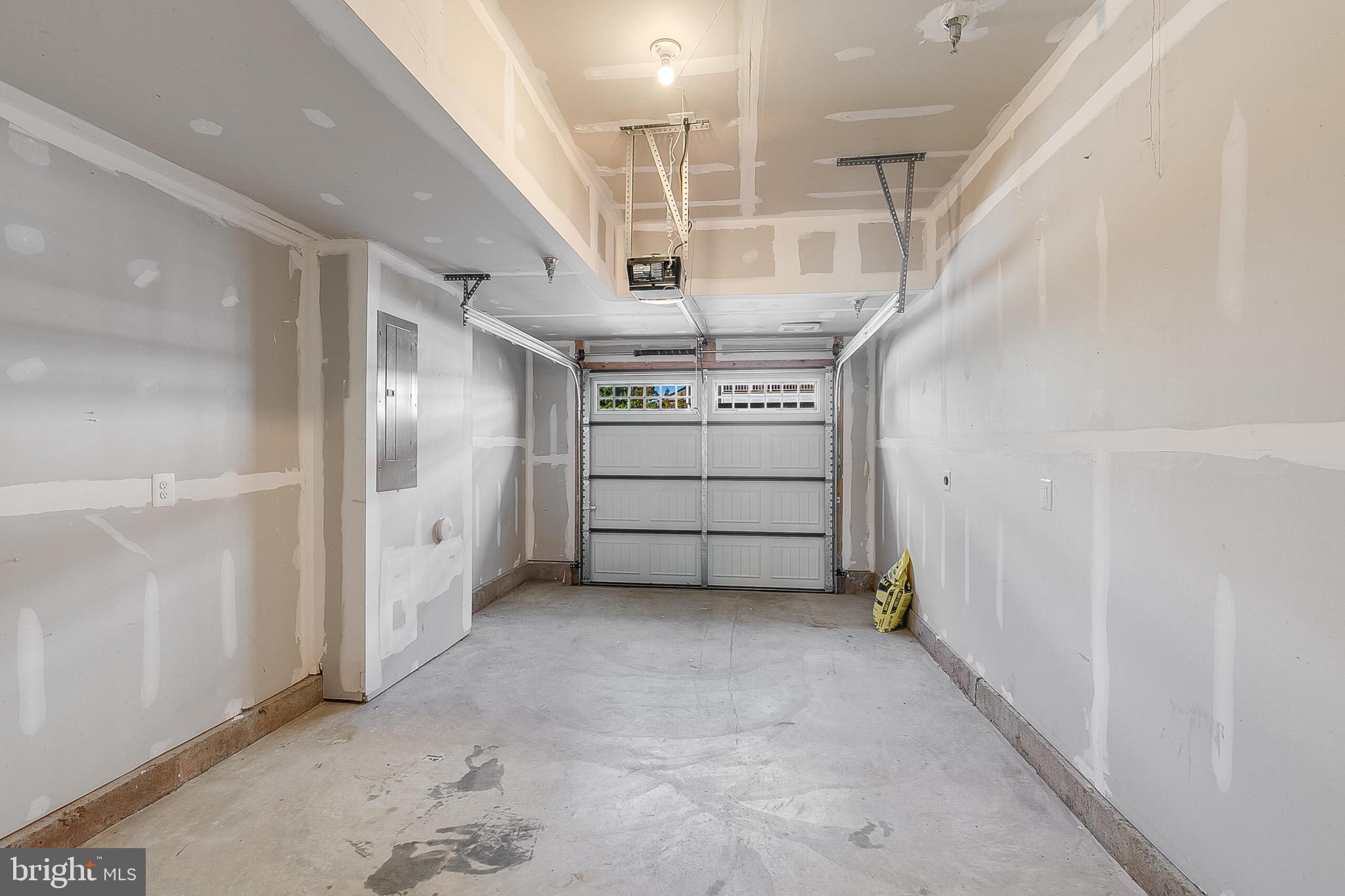 KINCORA - Residential Lease