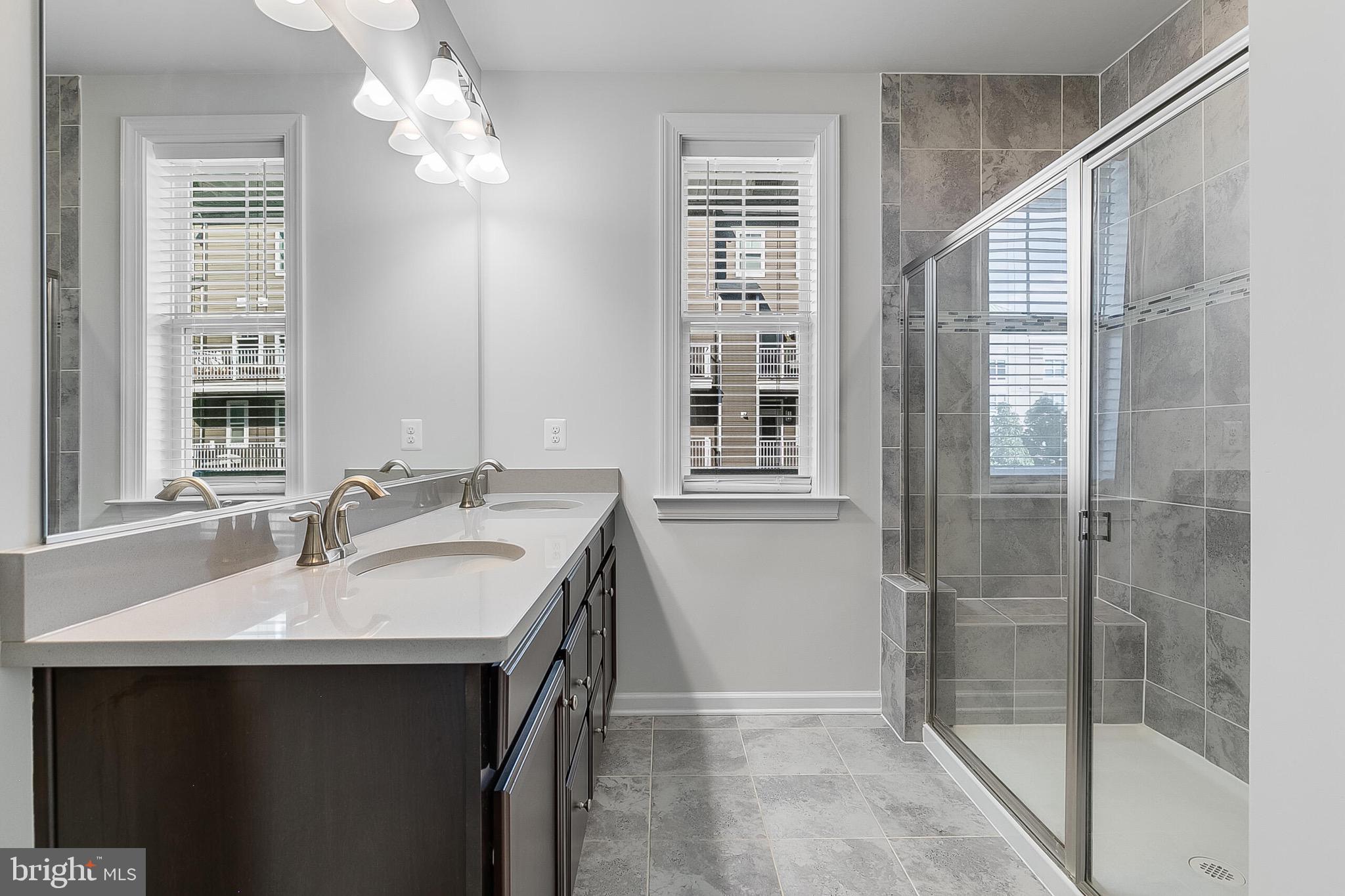 KINCORA - Residential Lease