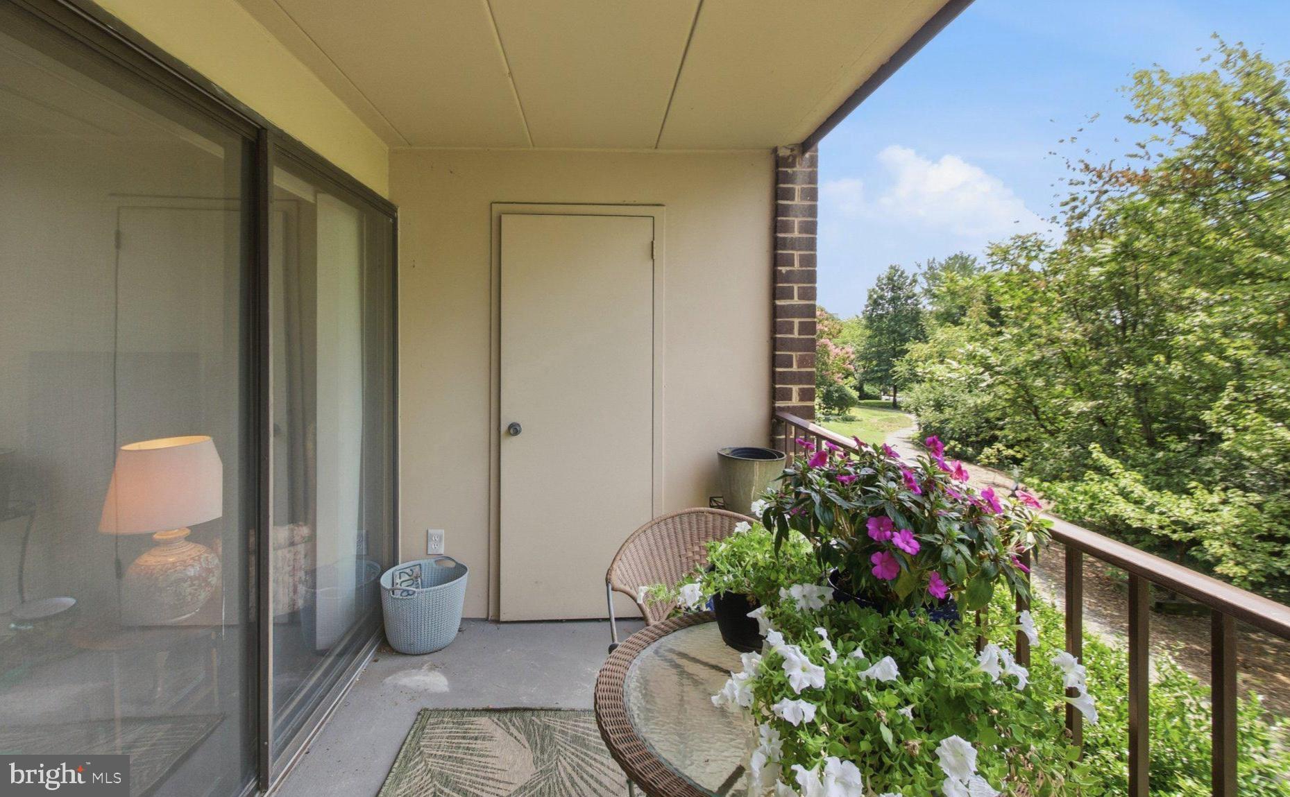 106 ROBERTS LANE 201