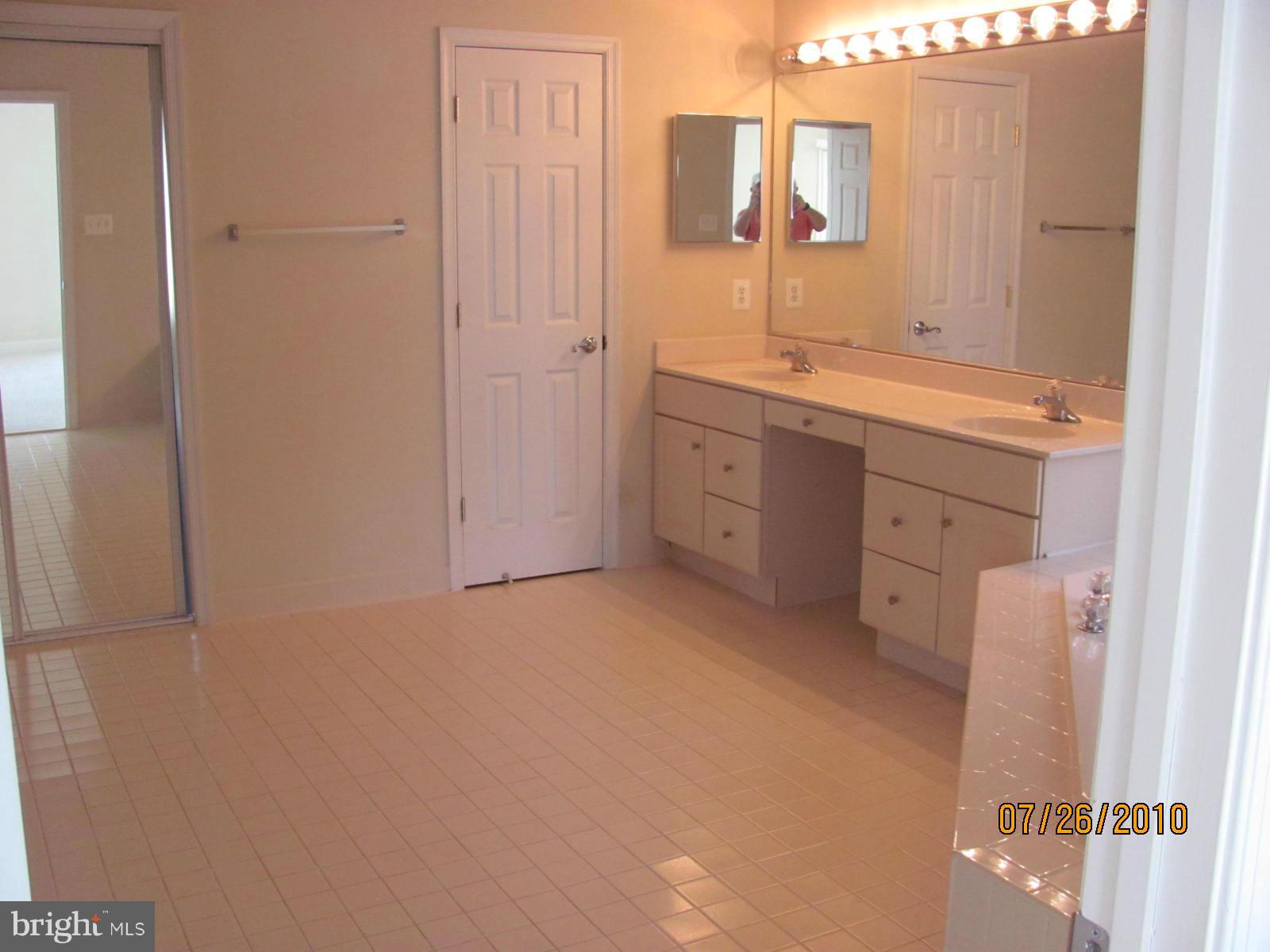 FEATHERSTONE FARMS - Residential Lease