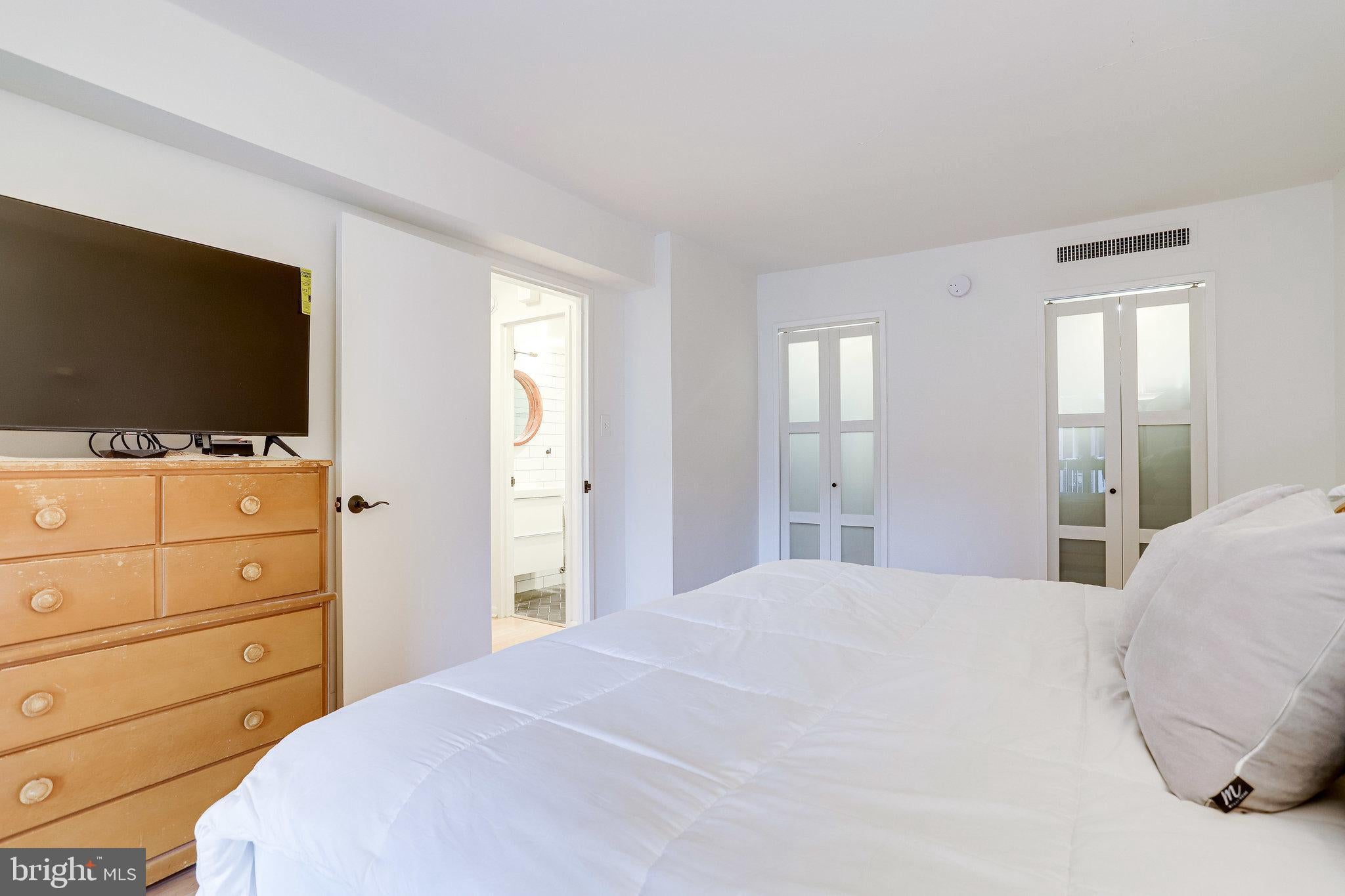 520 N STREET SW S318