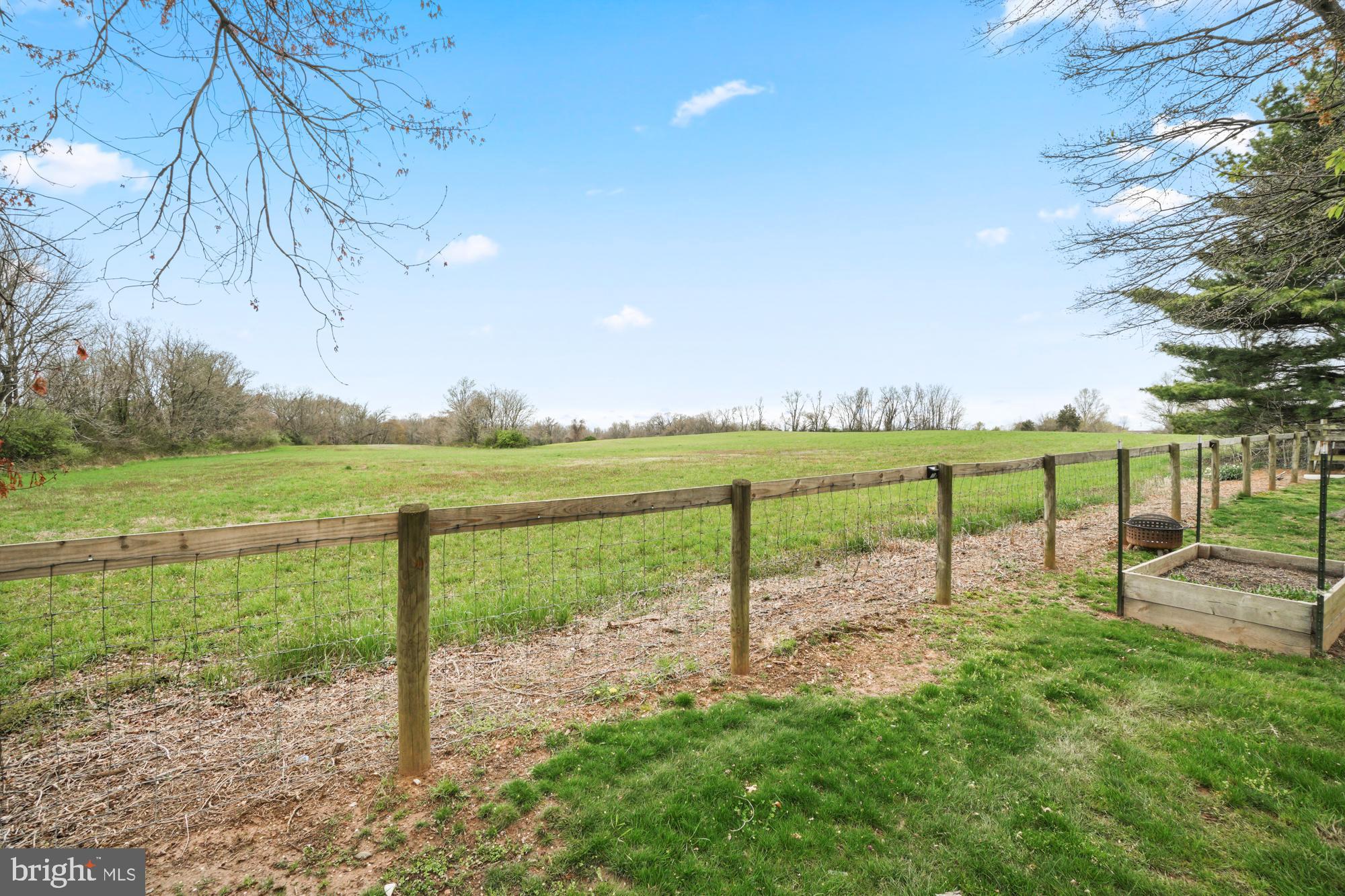 ELIZABETH'S DELIGHT - Residential